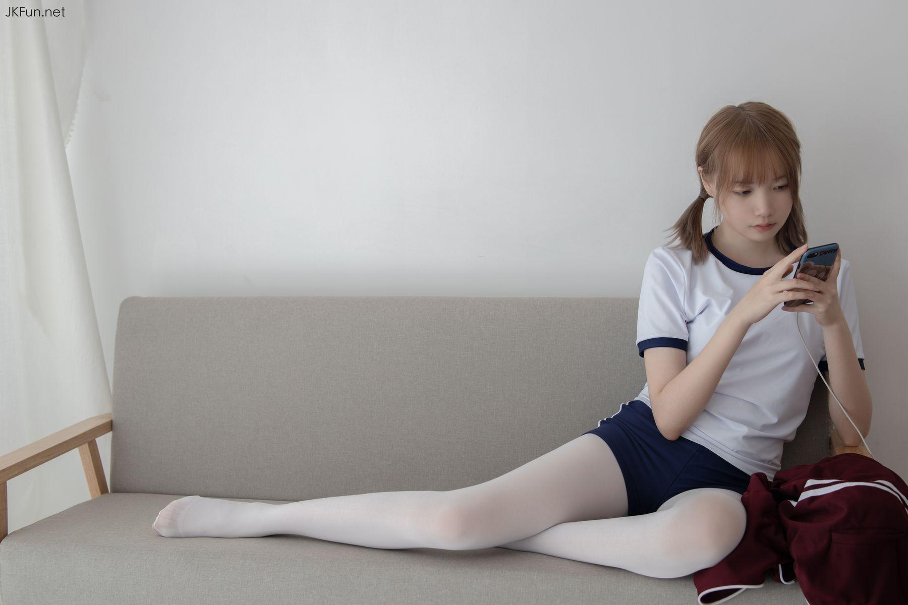 [森萝财团] JKFUN-019 Aika 80D白丝外景体操服 [107P]插图3