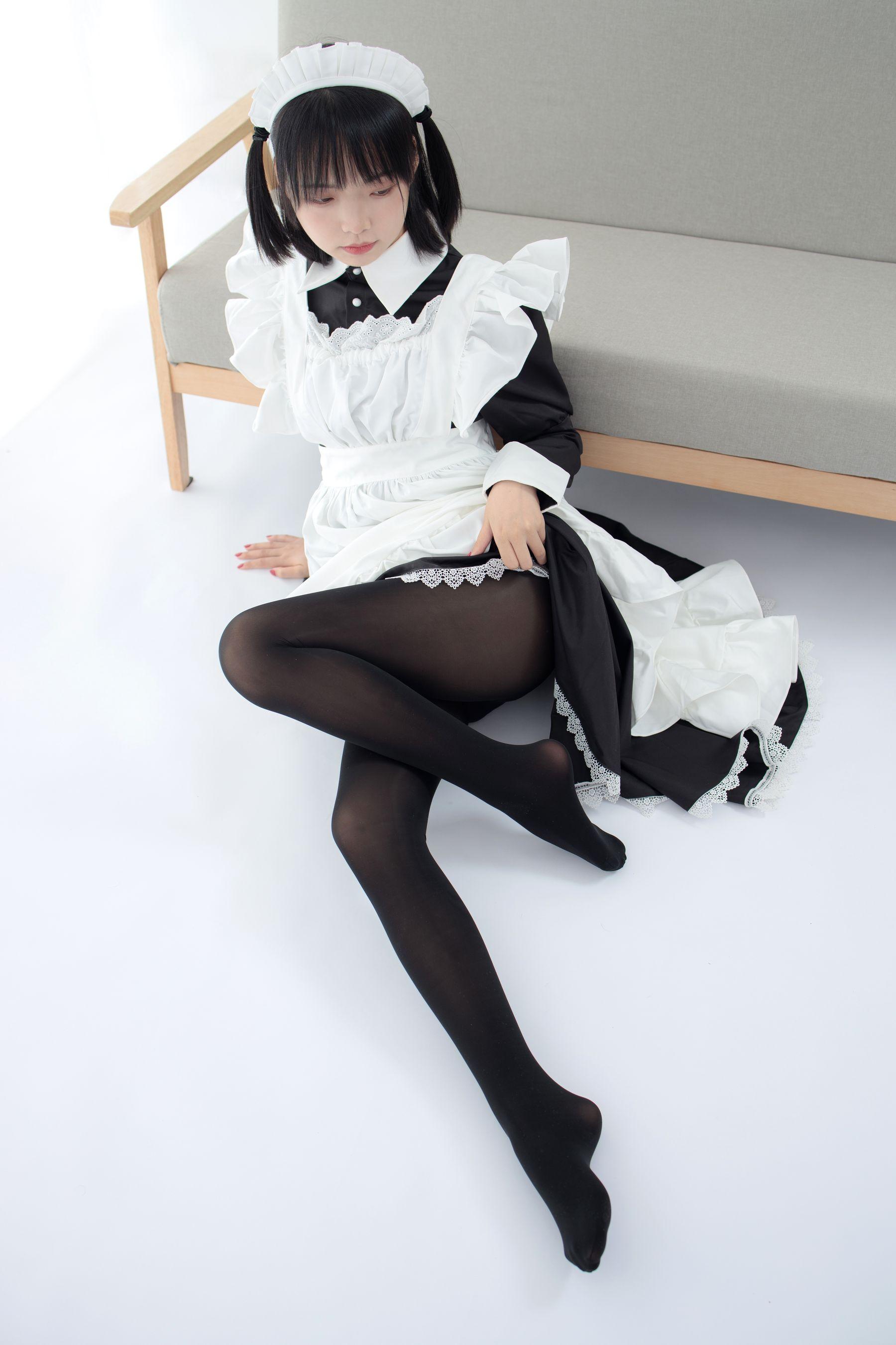 [森萝财团] JKFUN-029 卉子 80D黑丝 踩物女仆 [67P]插图3