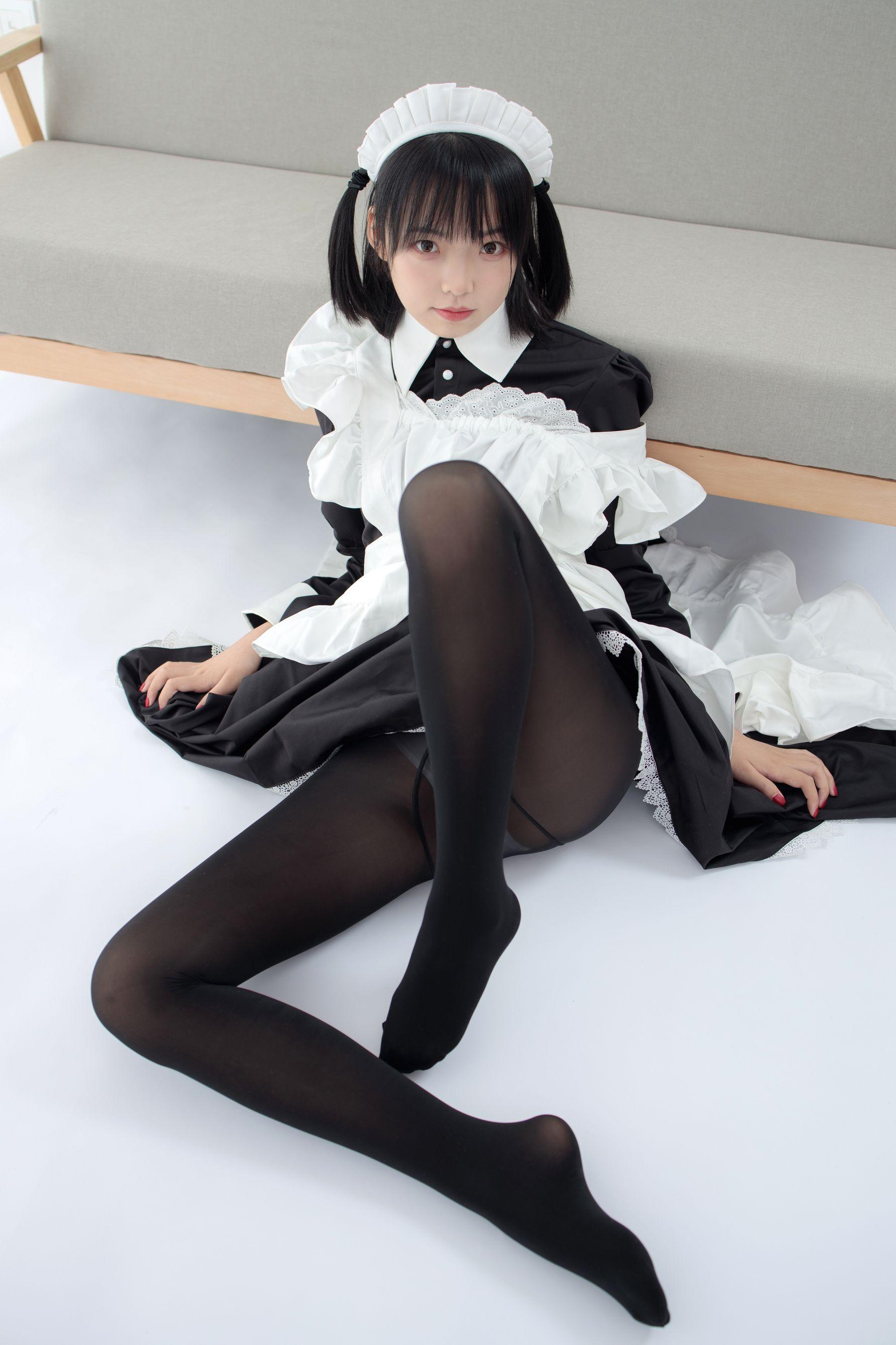 [森萝财团] JKFUN-029 卉子 80D黑丝 踩物女仆 [67P]插图2