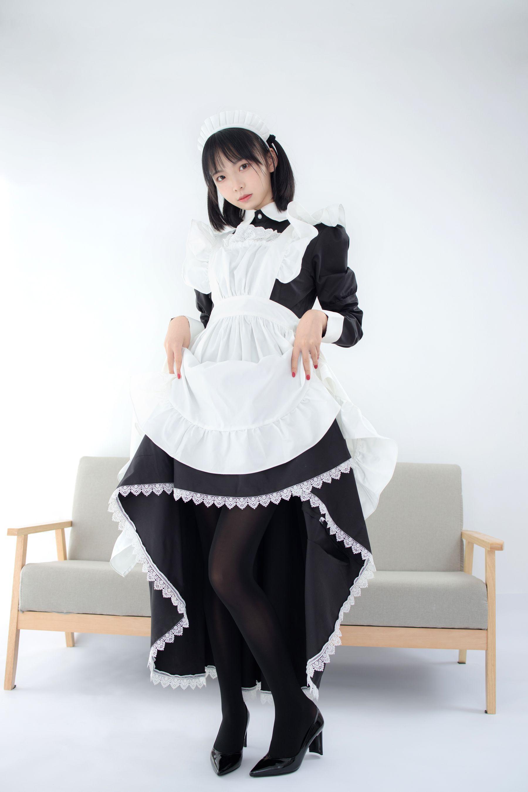 [森萝财团] JKFUN-029 卉子 80D黑丝 踩物女仆 [67P]插图4