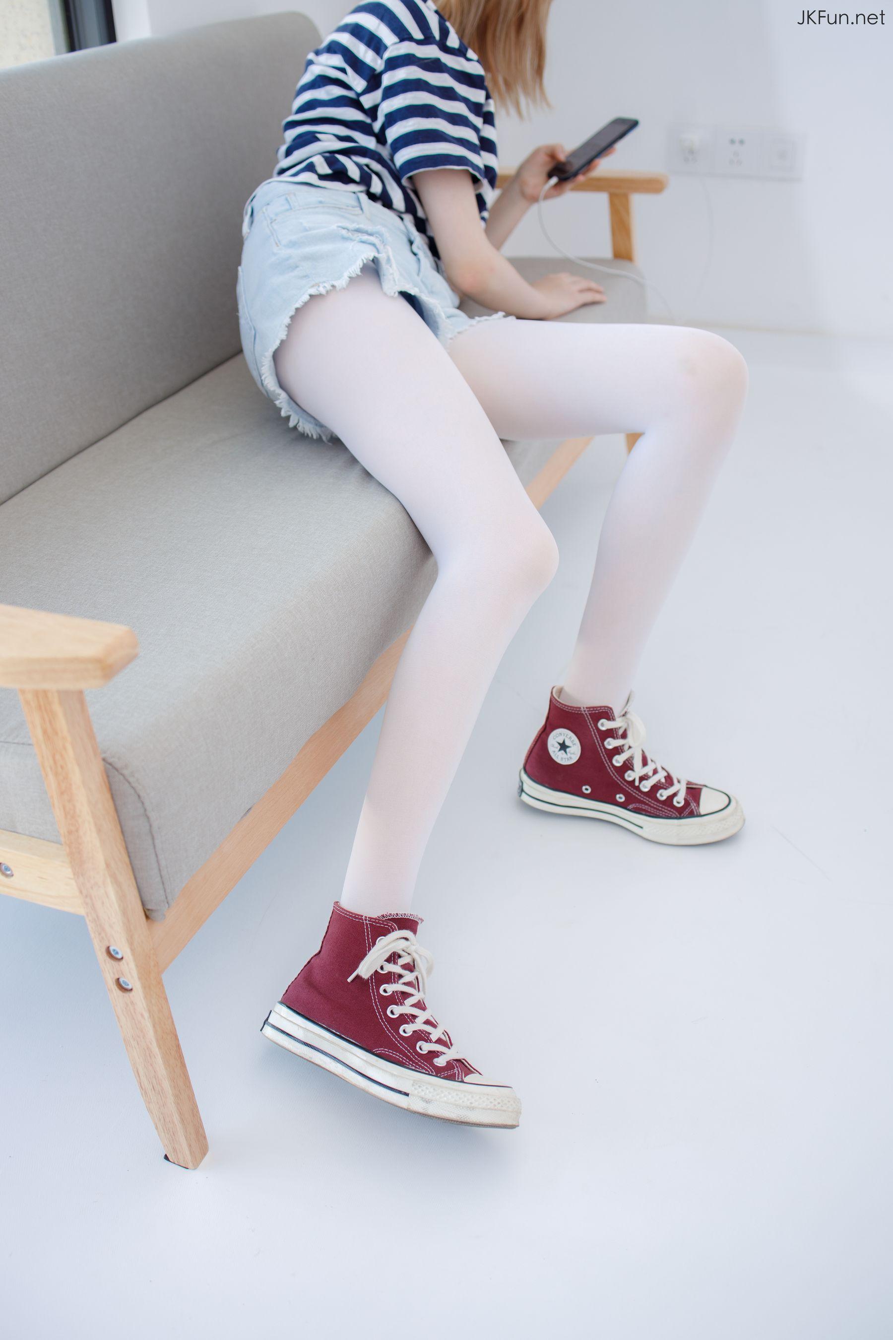 [森萝财团] JKFUN-020 Aika 80D白丝牛仔热裤 [98P]插图5