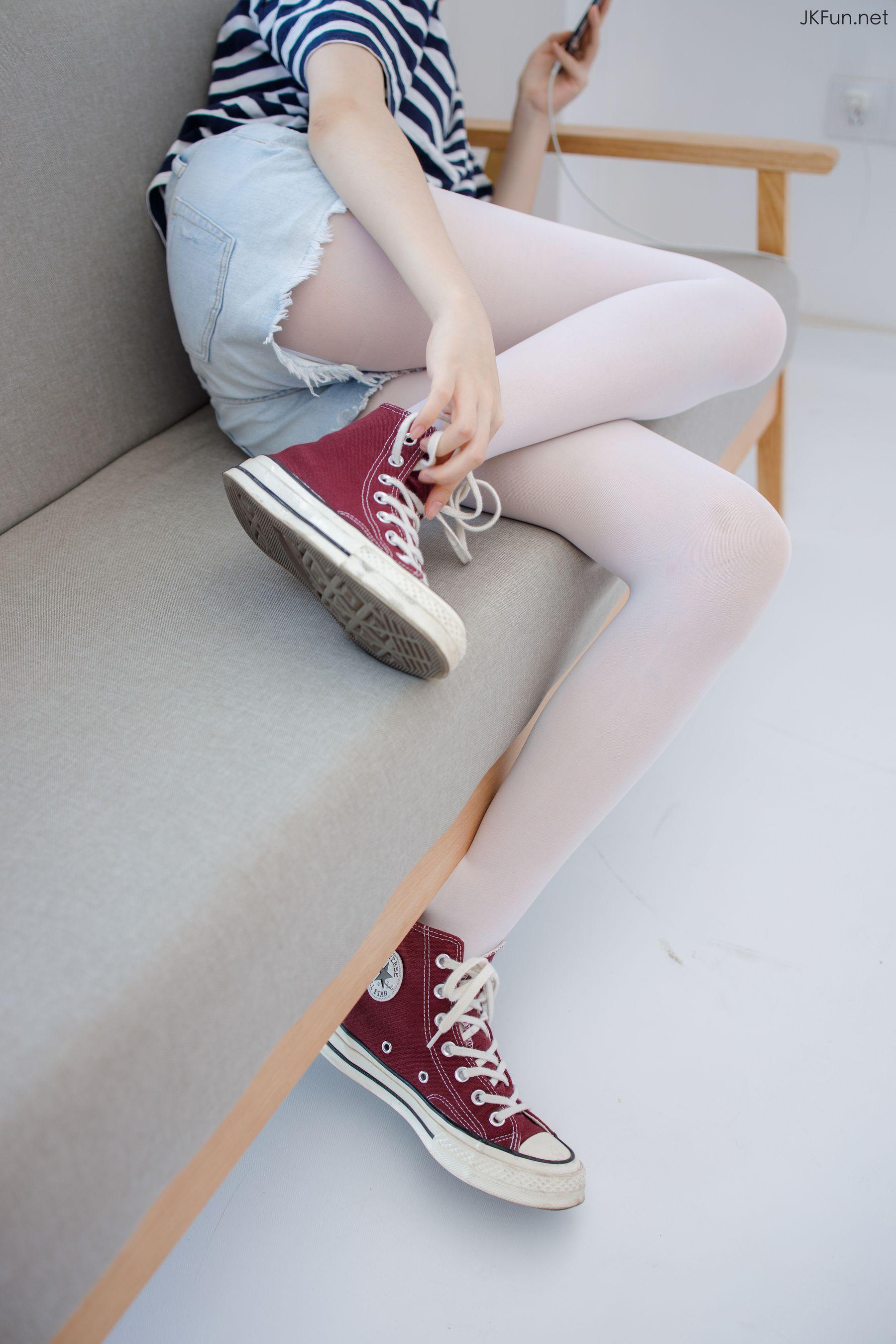 [森萝财团] JKFUN-020 Aika 80D白丝牛仔热裤 [98P]插图2