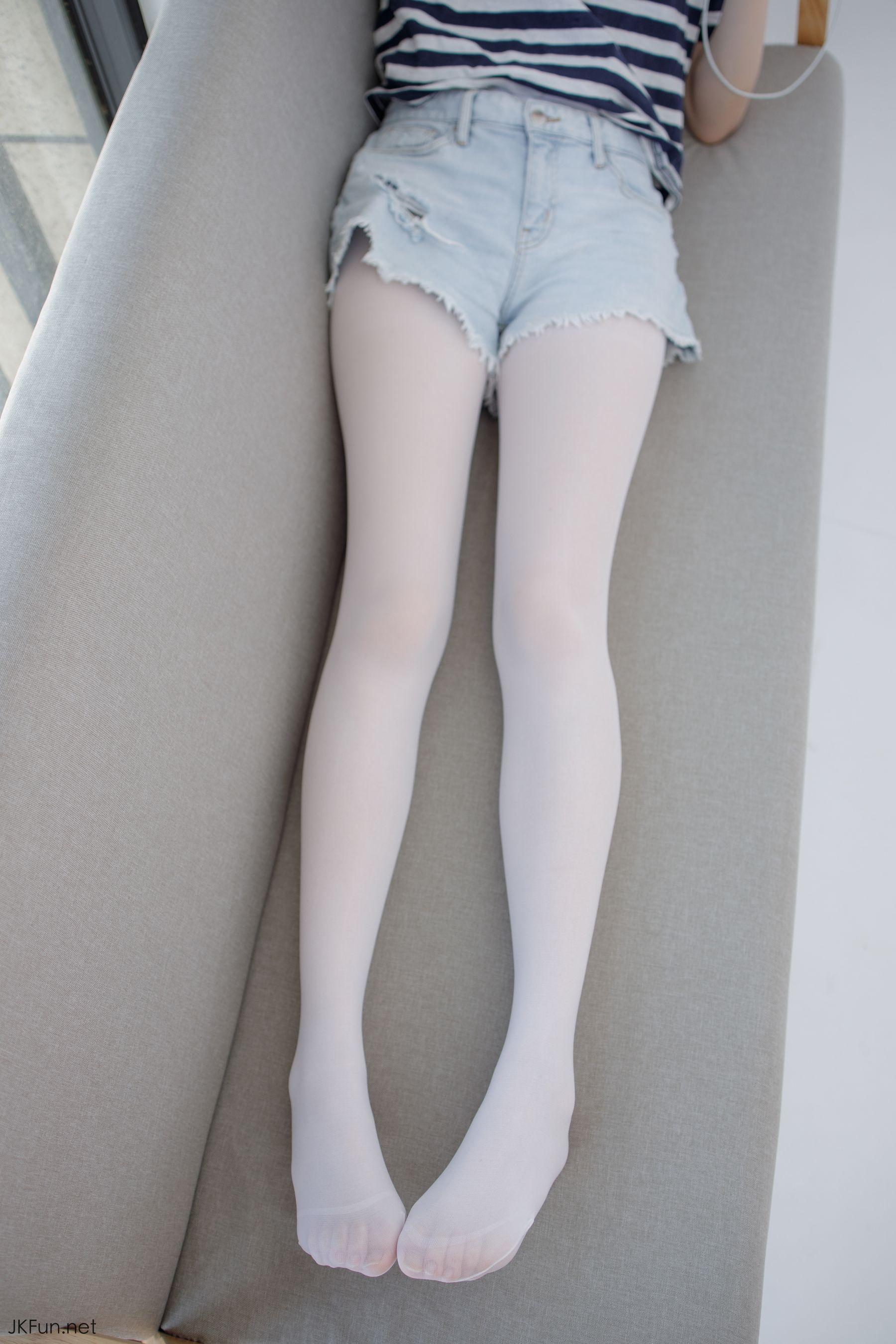 [森萝财团] JKFUN-020 Aika 80D白丝牛仔热裤 [98P]插图4