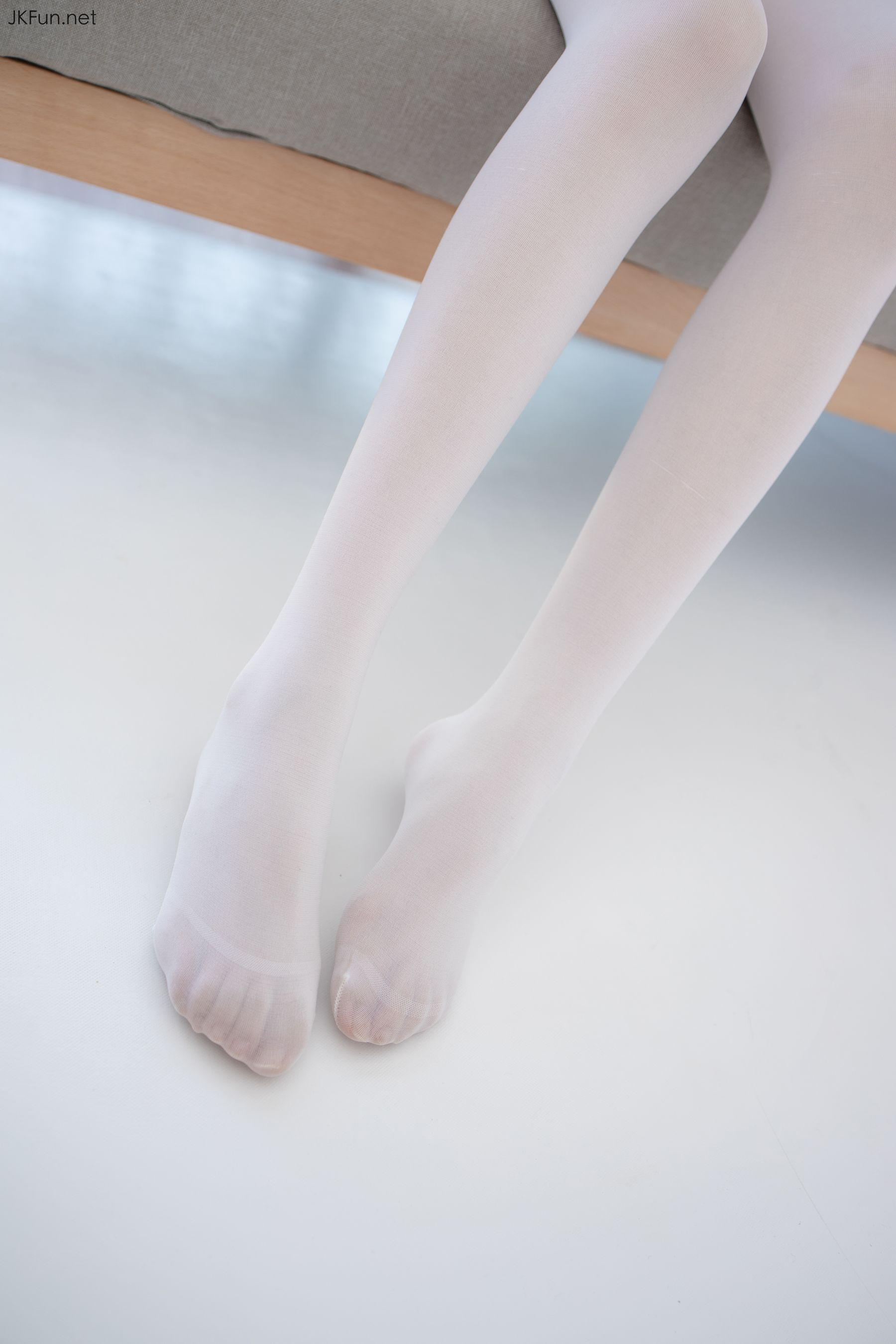 [森萝财团] JKFUN-020 Aika 80D白丝牛仔热裤 [98P]插图3
