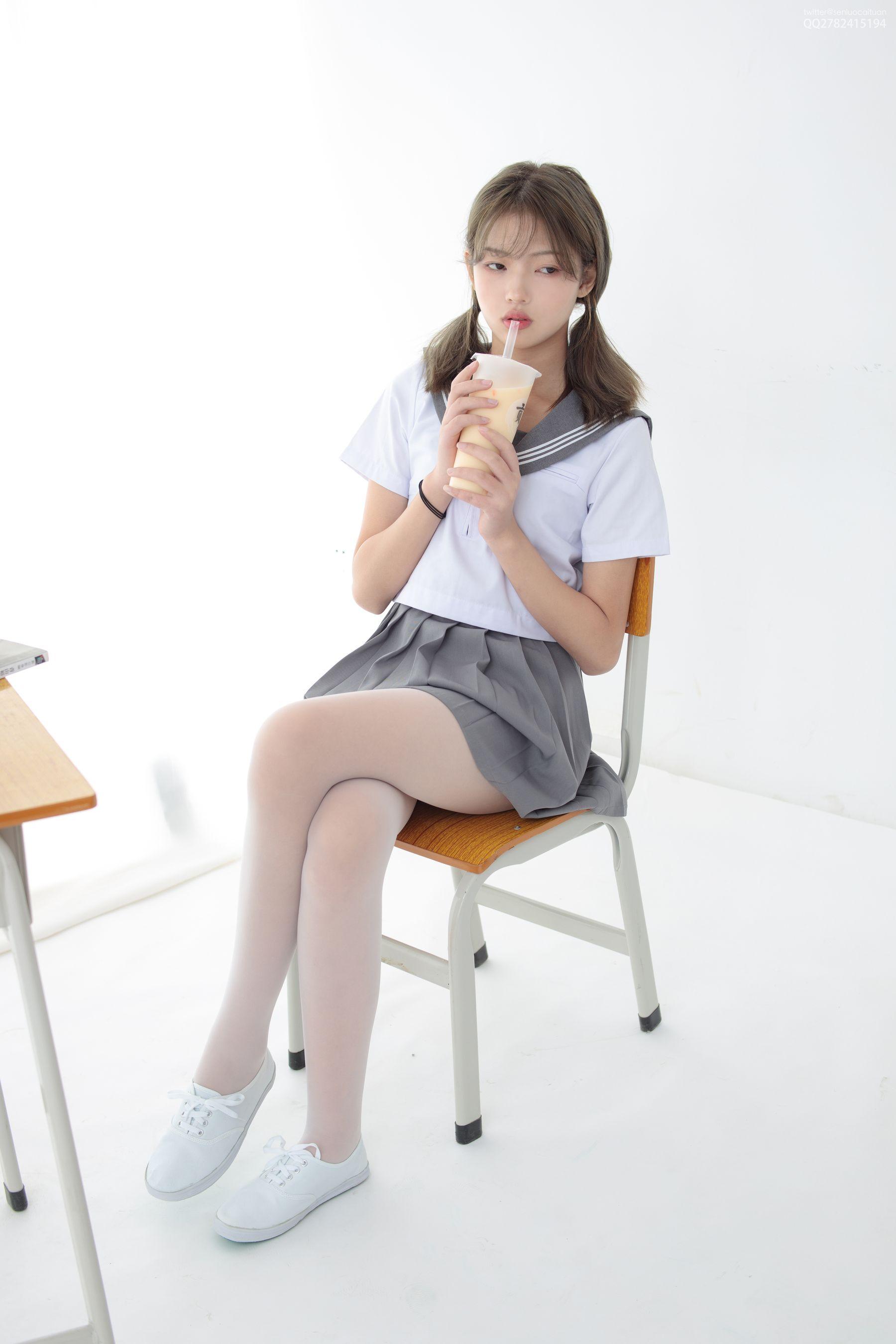 [森萝财团] JKFUN-052 默陌芝士 13D白丝白丝网鞋合辑 -JKFUN 白丝网鞋合辑-1[56P]插图