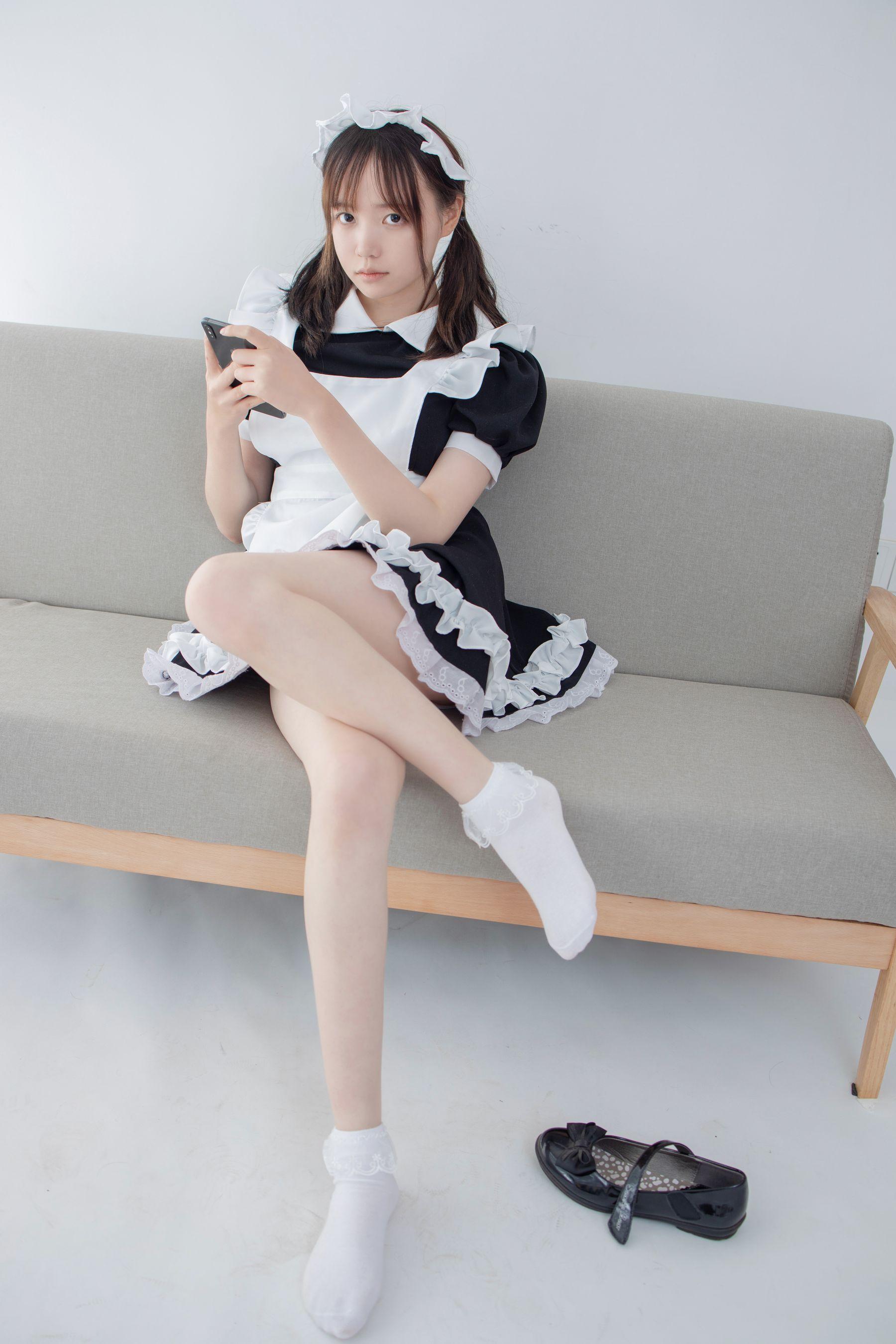 [森萝财团] JKFUN-051 Aika 百圆定制2-2 蕾丝花边短袜女仆 [32P]插图1