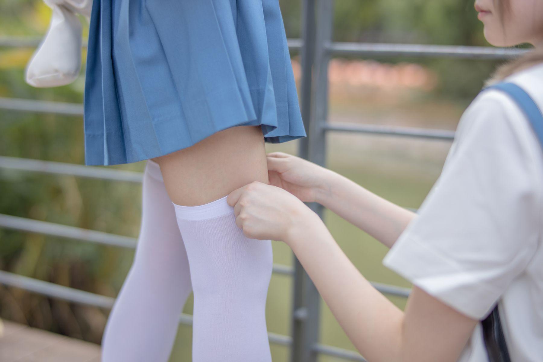 [森萝财团] JKFUN-025 默陌&Aika 80D白丝过膝袜两女一ZOO [93P]插图4