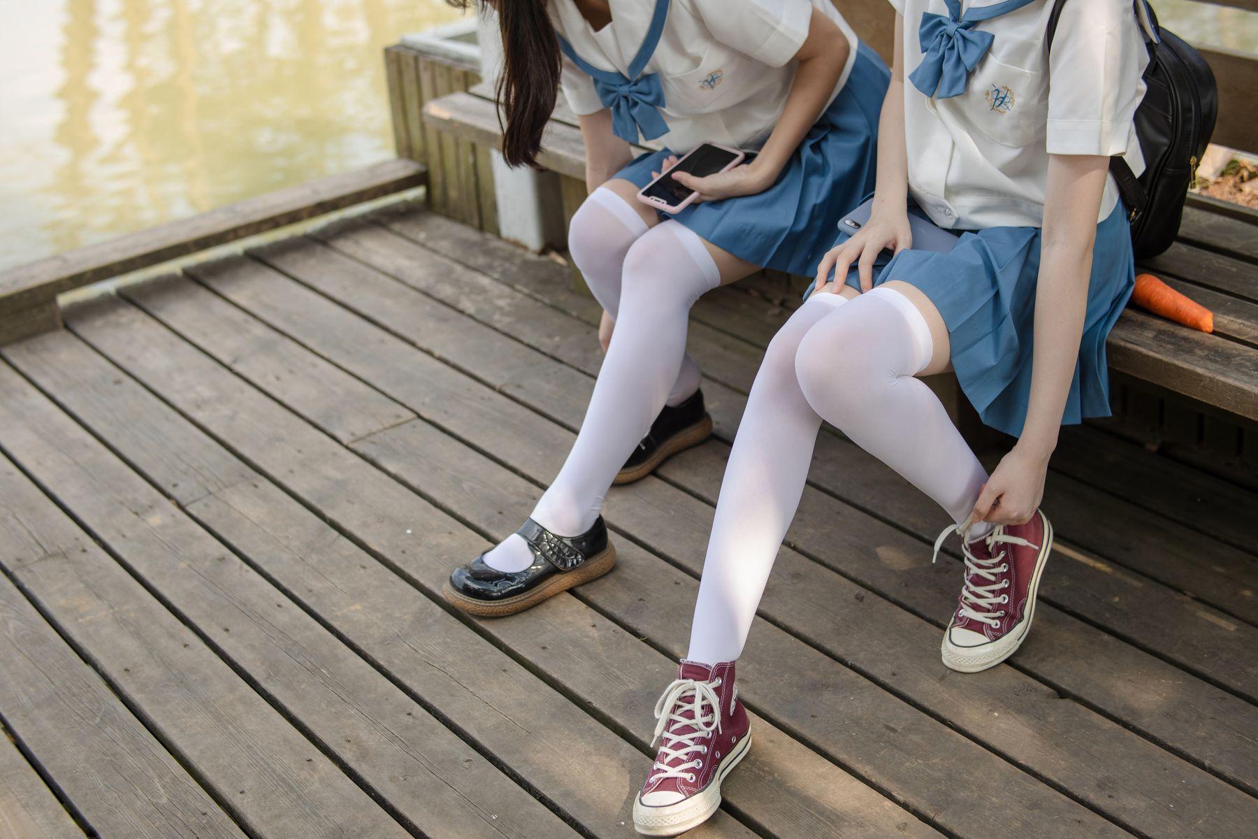 [森萝财团] JKFUN-025 默陌&Aika 80D白丝过膝袜两女一ZOO [93P]插图3