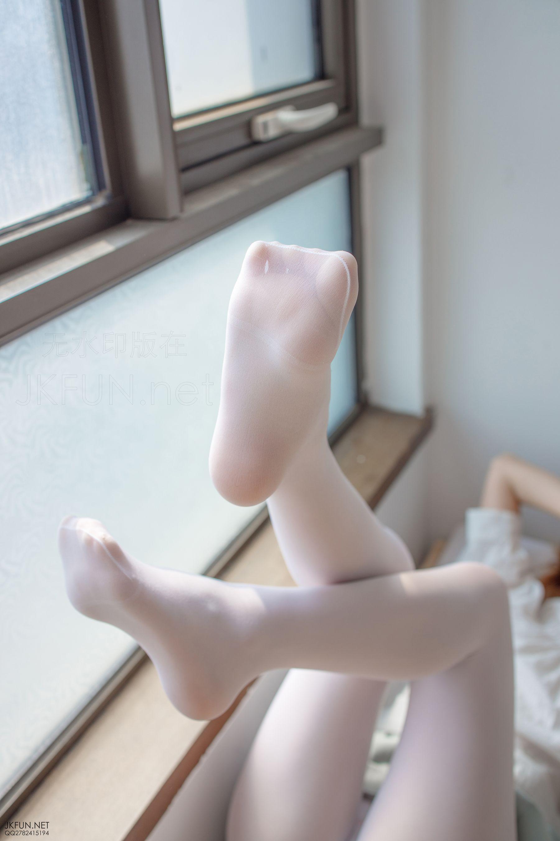 [森萝财团] JKFUN-009 50D白丝按摩仪 [105P]插图3