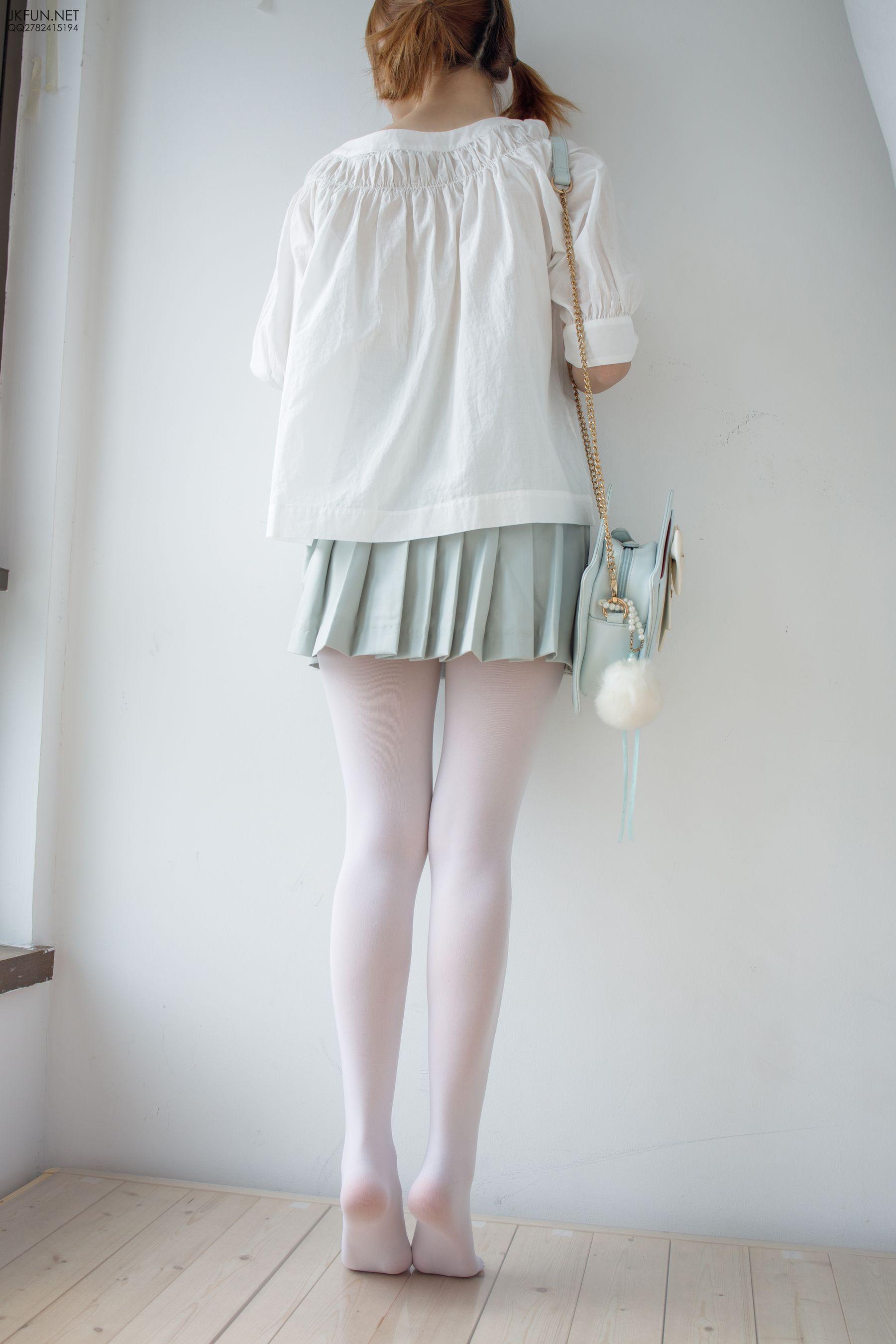 [森萝财团] JKFUN-009 50D白丝按摩仪 [105P]插图4