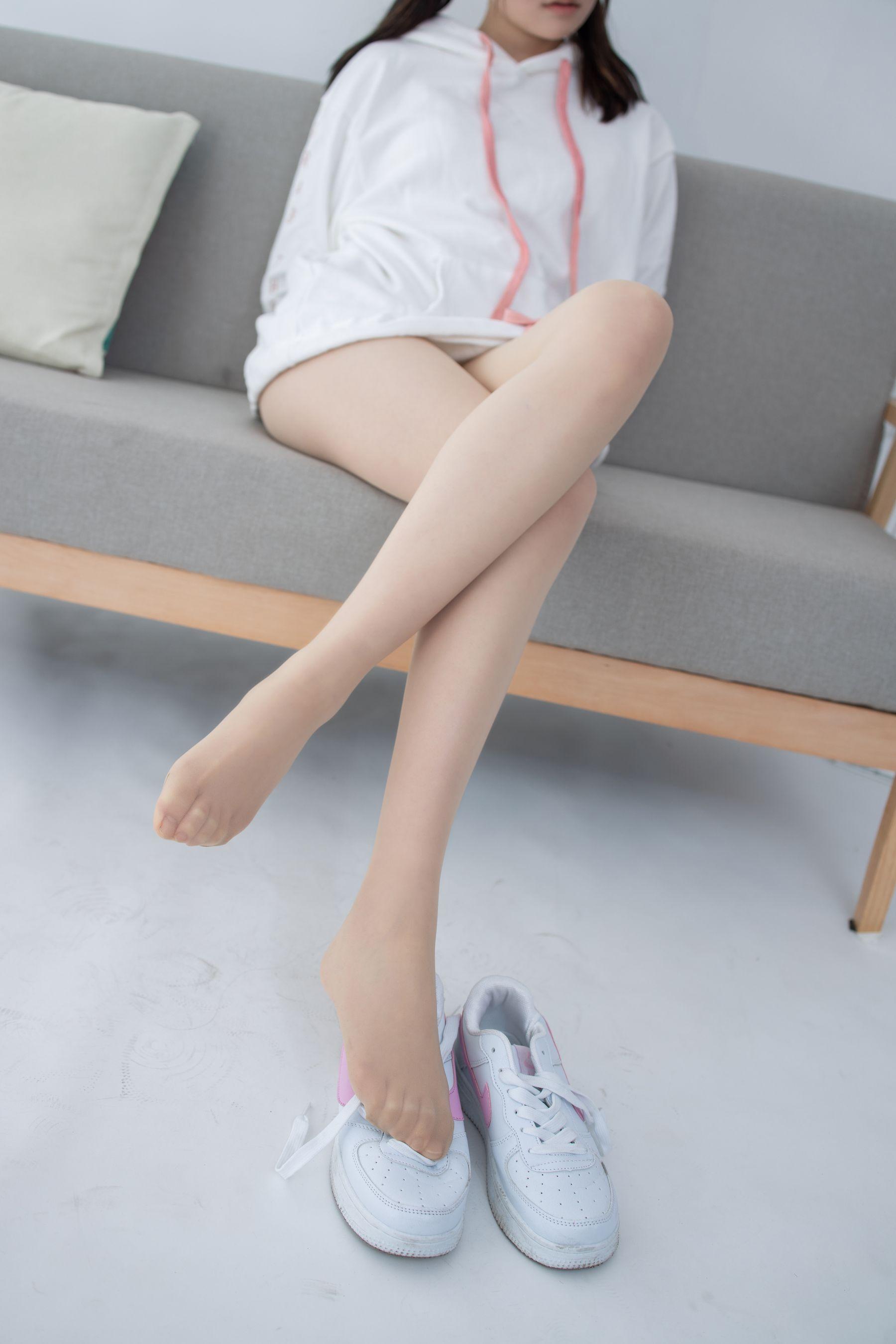 [森萝财团] JKFUN-050 Aika 百圆定制2-1 运动鞋13D肉丝 [27P]插图1