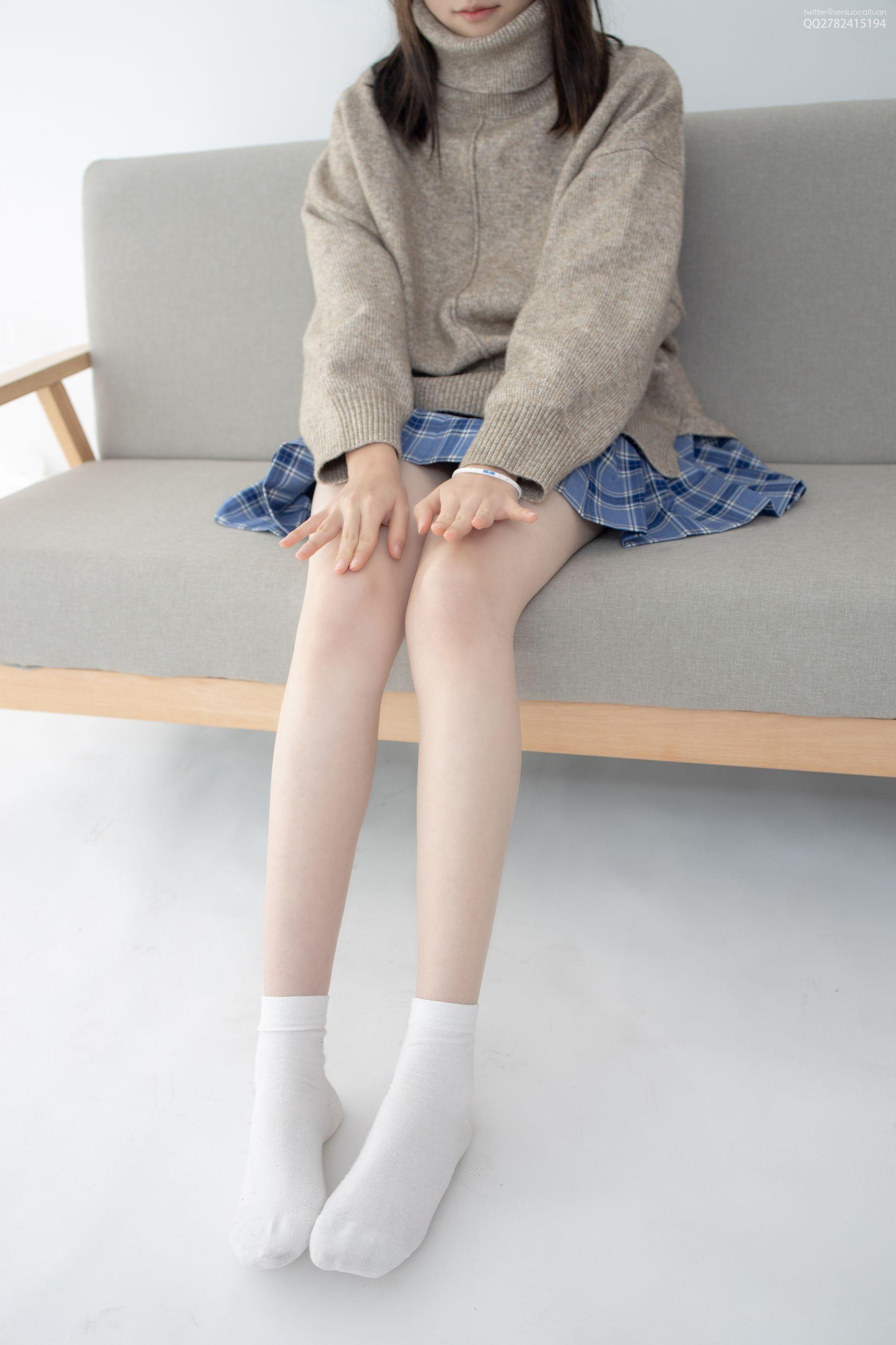 [森萝财团] JKFUN-041 Aika 百元团定制1-3 短棉袜 [27P]插图5