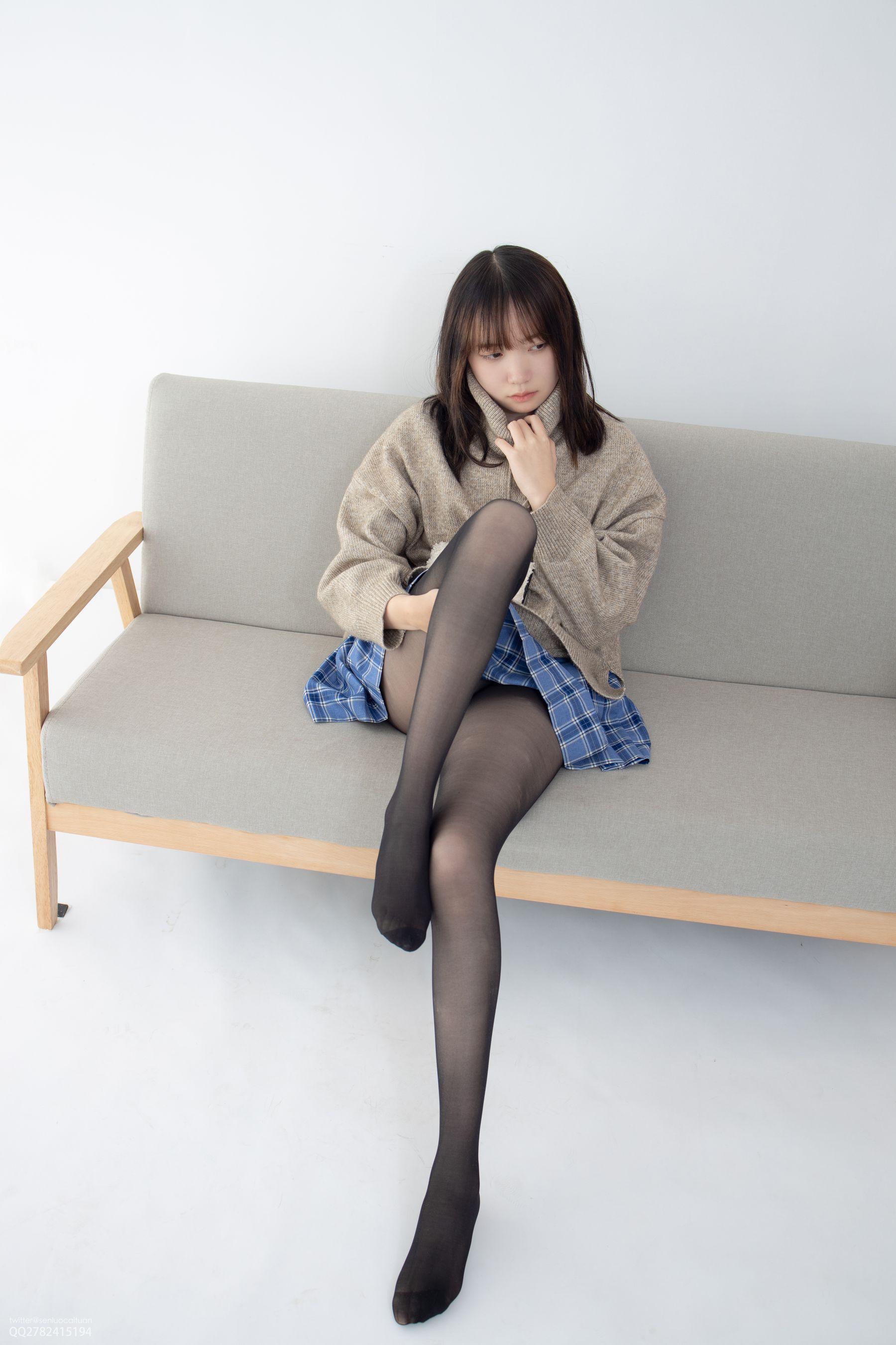 [森萝财团] JKFUN-039 Aika 百元团定制1-1 13D黑丝 [34P]插图3