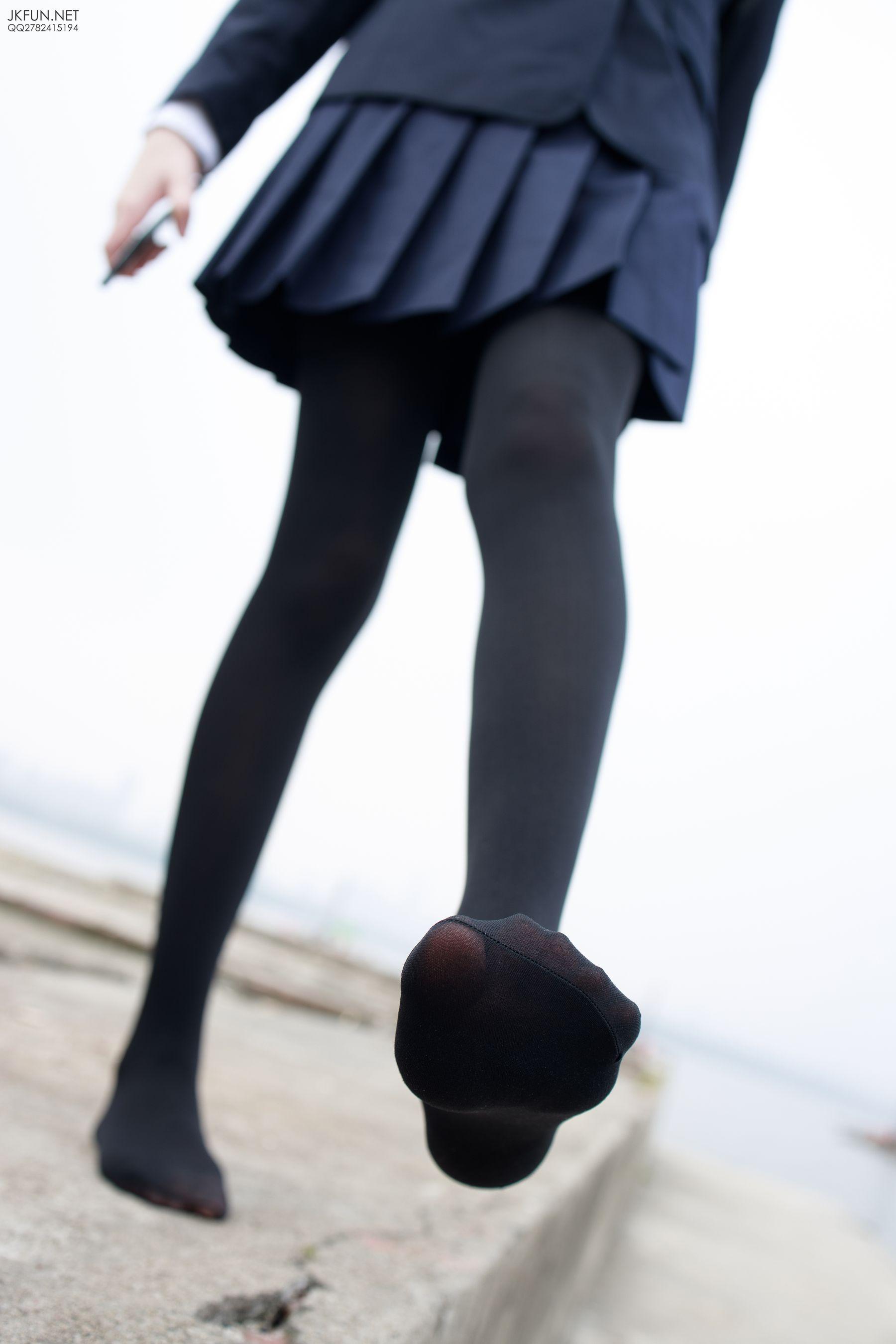 [森萝财团] JKFUN-006 Aika 日系黑丝 [140P]插图1