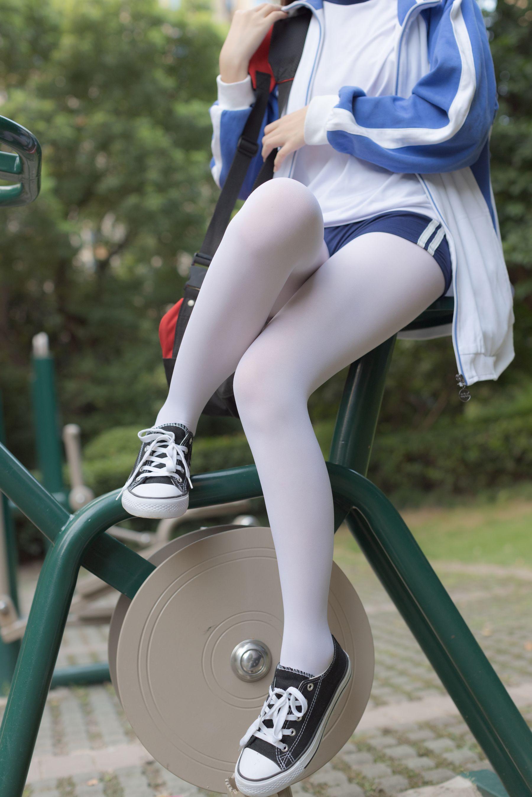 森萝财团 無料-006 鹿可 户外体操服 [19P]插图8