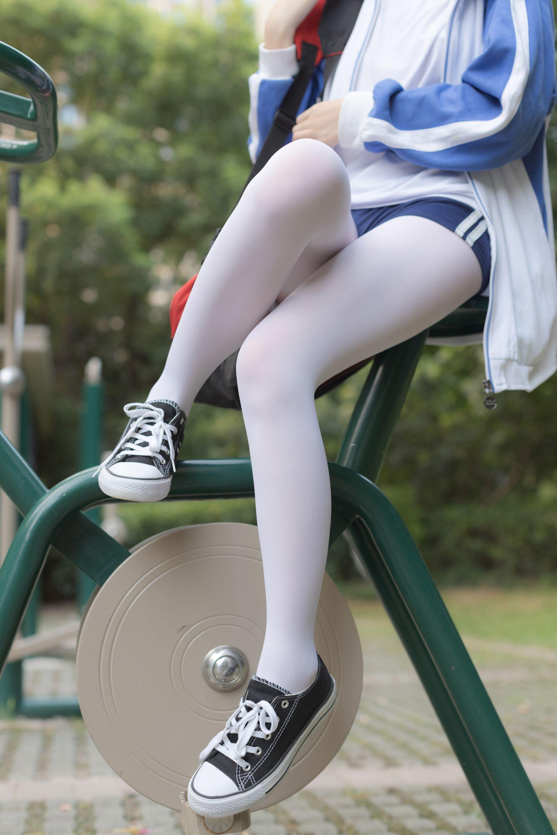 森萝财团 無料-006 鹿可 户外体操服 [19P]插图9