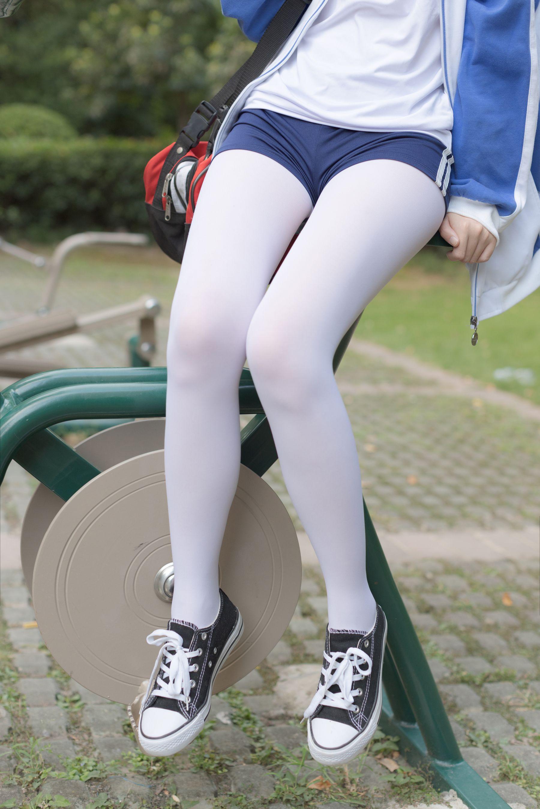 森萝财团 無料-006 鹿可 户外体操服 [19P]插图