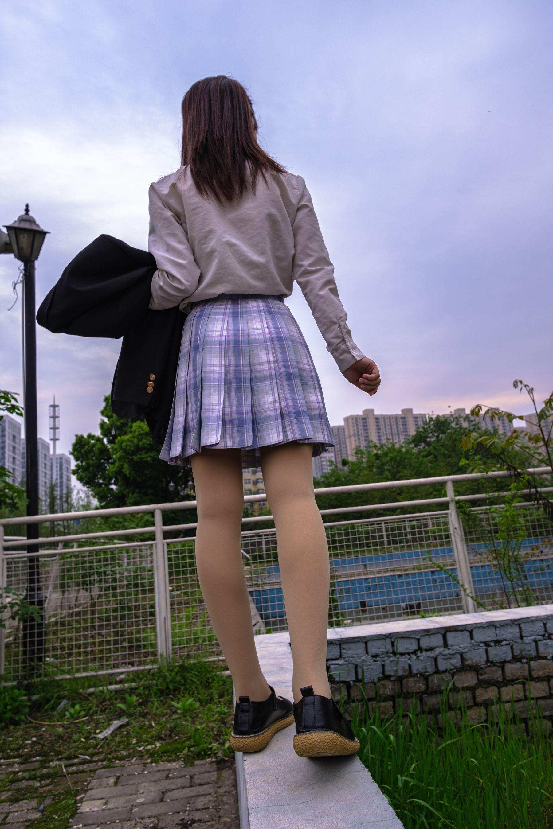 森萝财团 月下-001 小夜 肉丝 300D 真空 [76P]插图