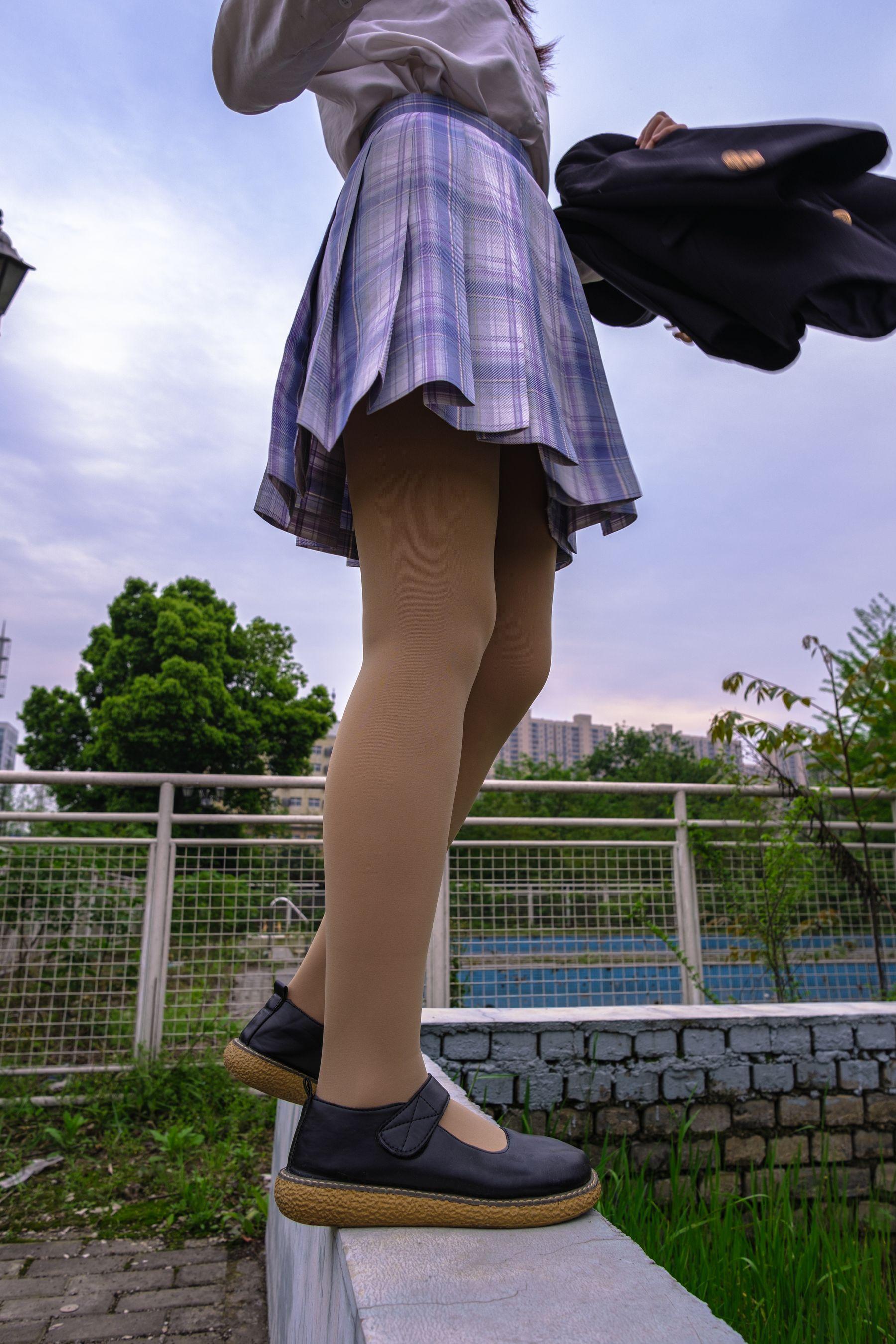 森萝财团 月下-001 小夜 肉丝 300D 真空 [76P]插图1
