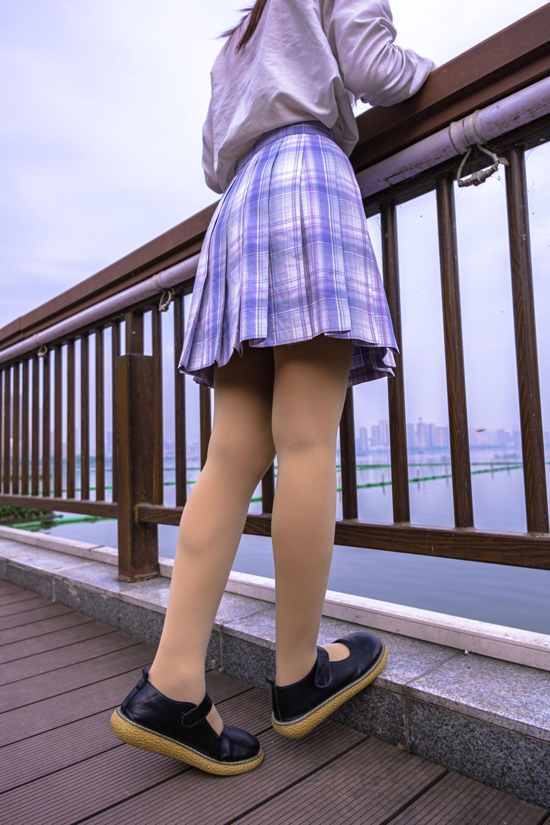 森萝财团 月下-001 小夜 肉丝 300D 真空 [76P]插图1