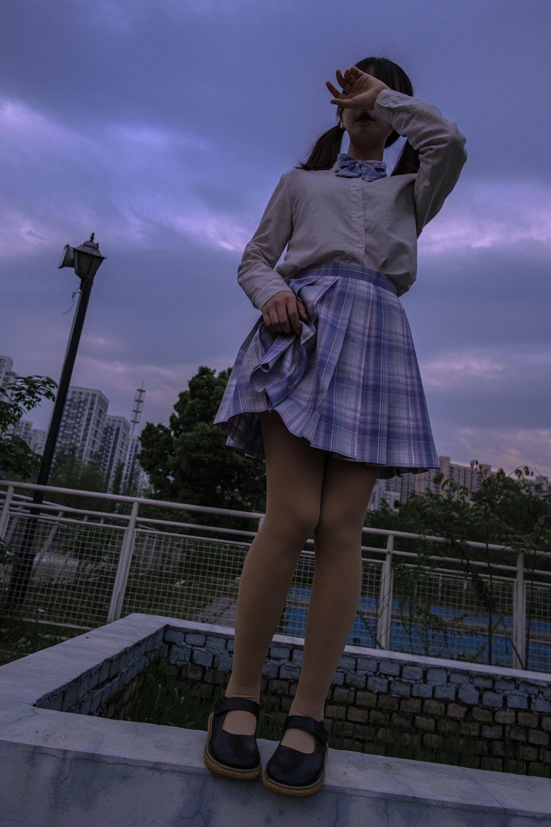 森萝财团 月下-001 小夜 肉丝 300D 真空 [76P]插图2