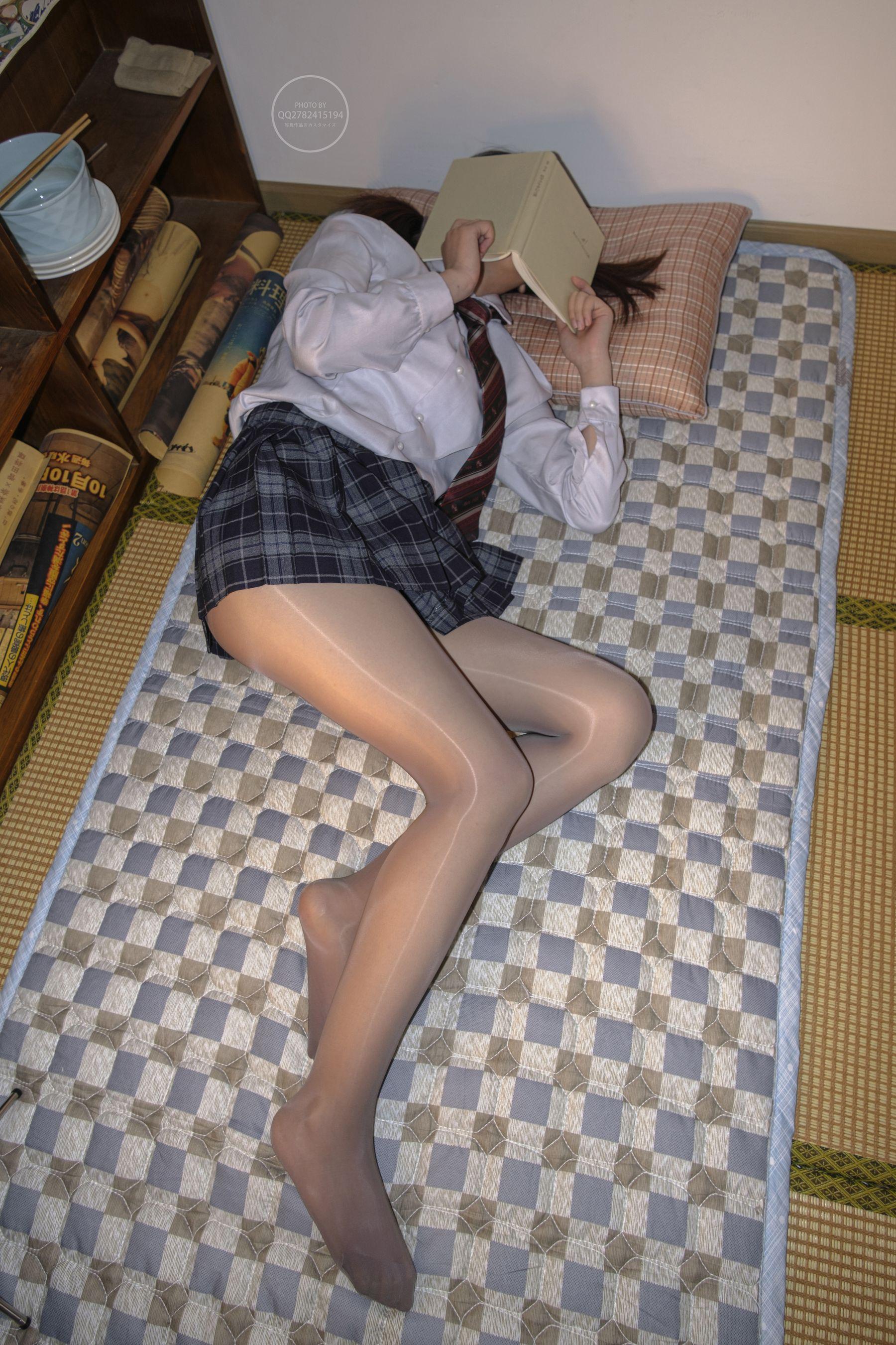 森萝财团写真 有料 NO.037 小夜 涞觅18D油亮灰丝 [112P]插图