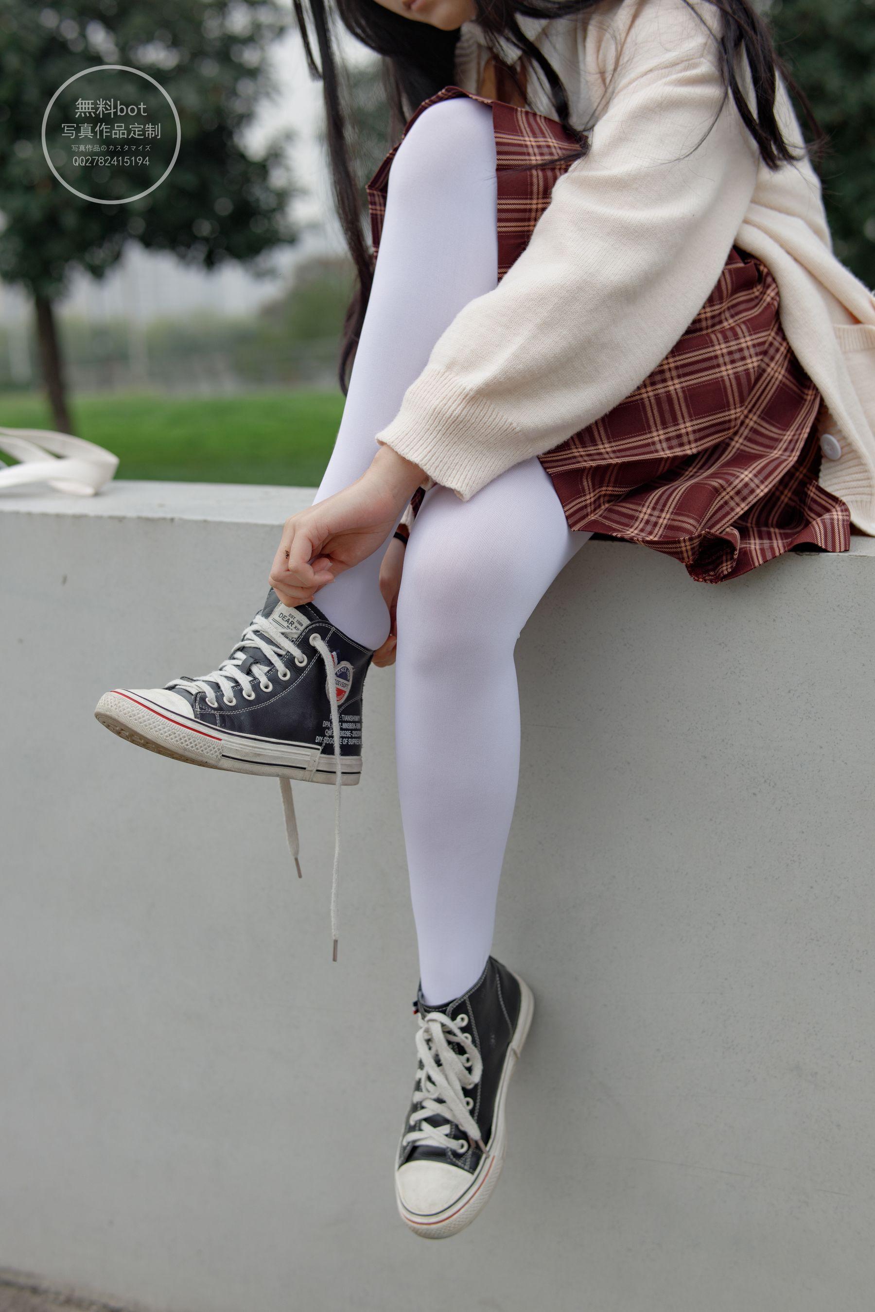 森萝财团写真 有料 NO.006 依依 户外白丝JK制服 [90P]插图5