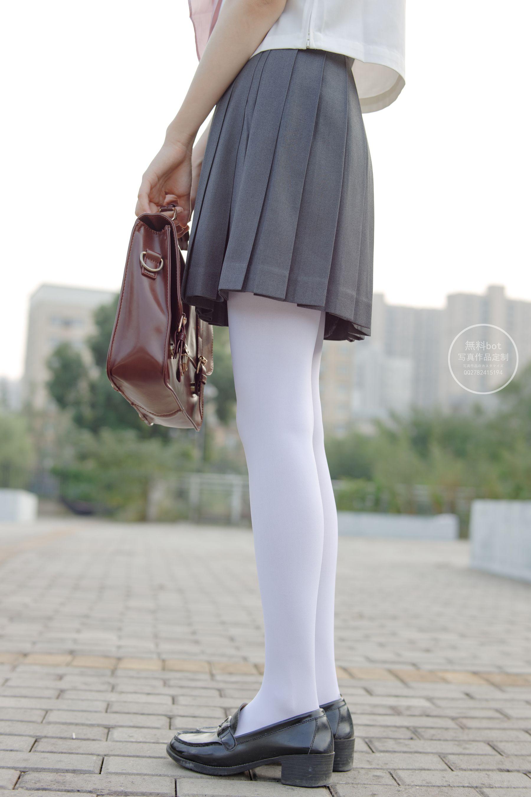 森萝财团写真 有料 NO.006 依依 户外白丝JK制服 [90P]插图