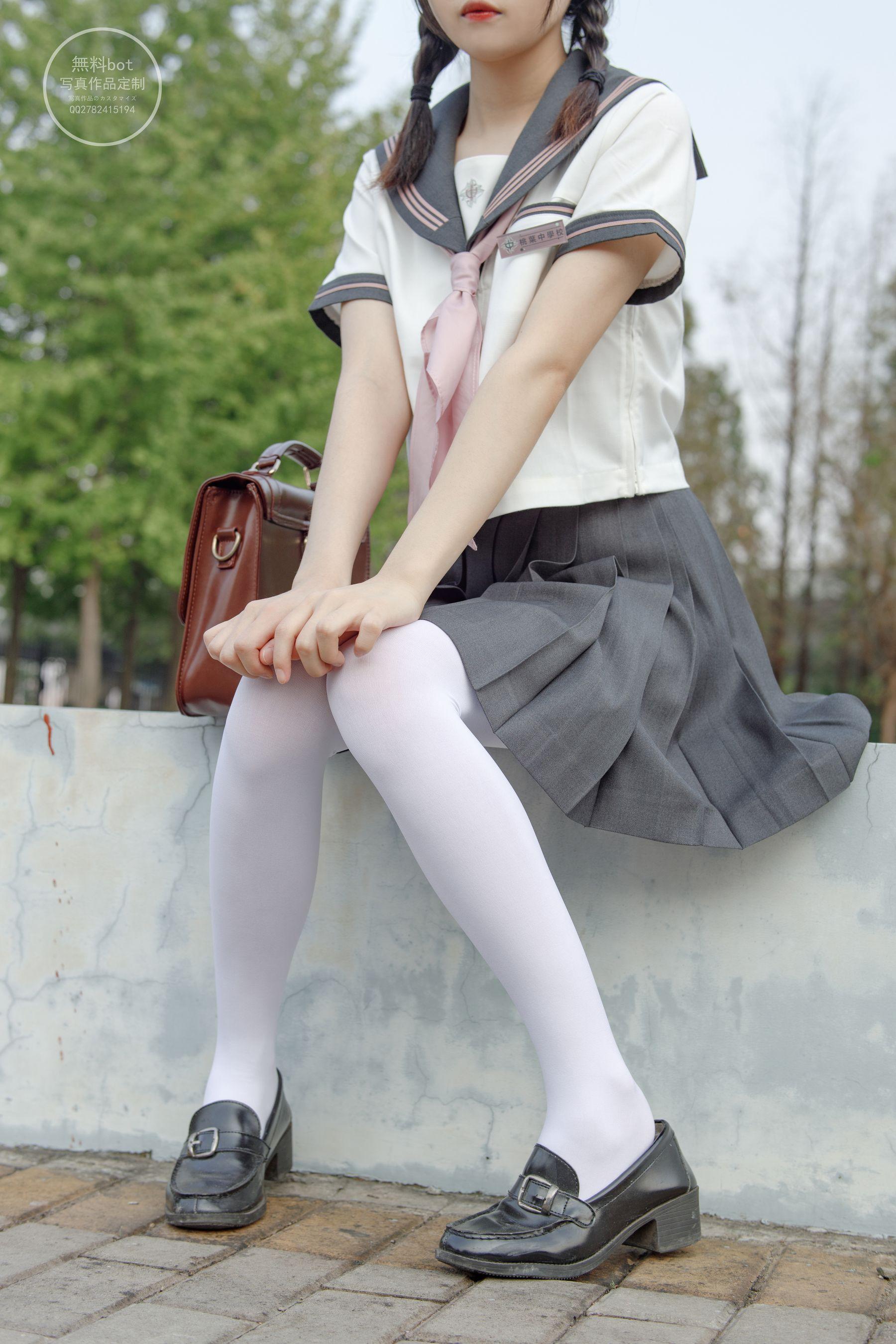 森萝财团写真 有料 NO.006 依依 户外白丝JK制服 [90P]插图5