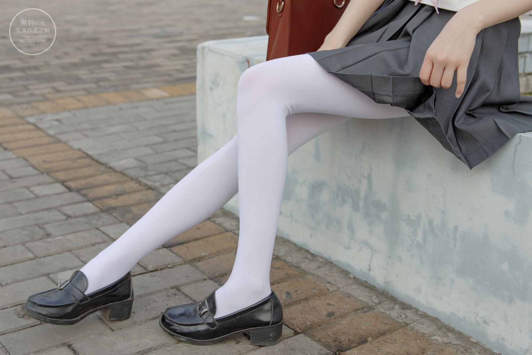 森萝财团写真 有料 NO.006 依依 户外白丝JK制服 [90P]插图7