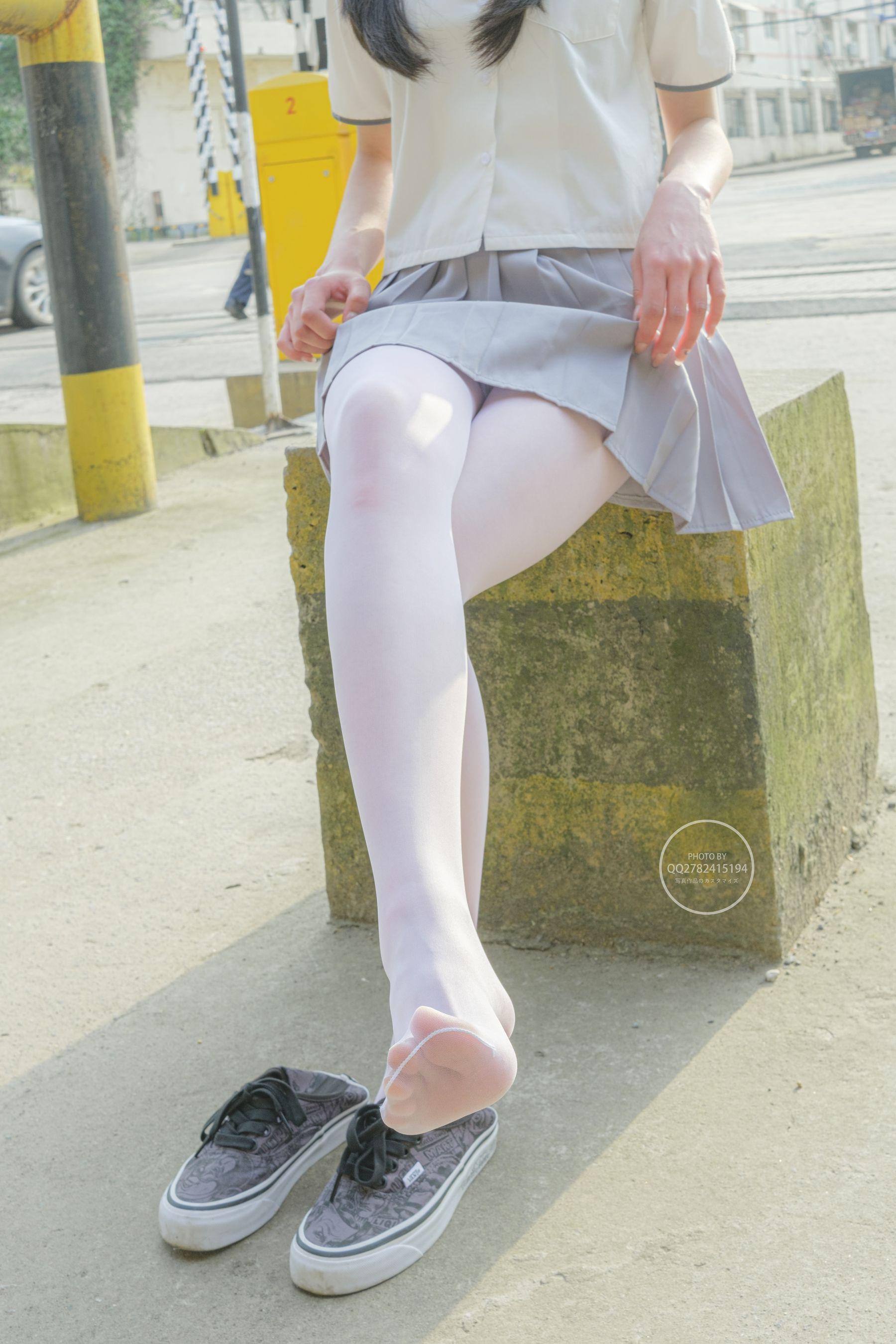 森萝财团写真 有料 NO.038 吸吸 铁轨边的JK白丝美少女 [60P]插图6