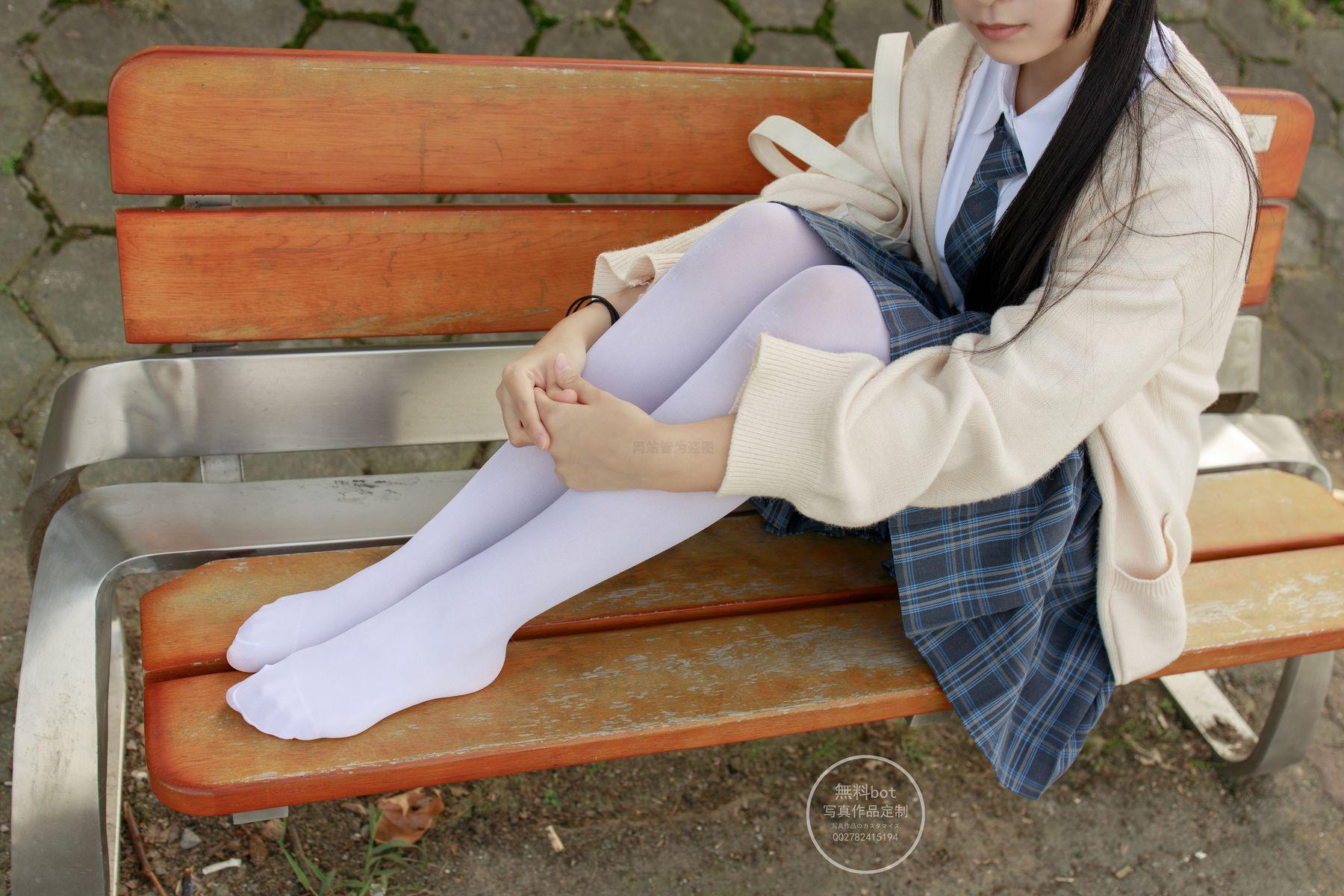 森萝财团写真 有料 NO.004 依依 湖边JK白丝 [76P]插图9