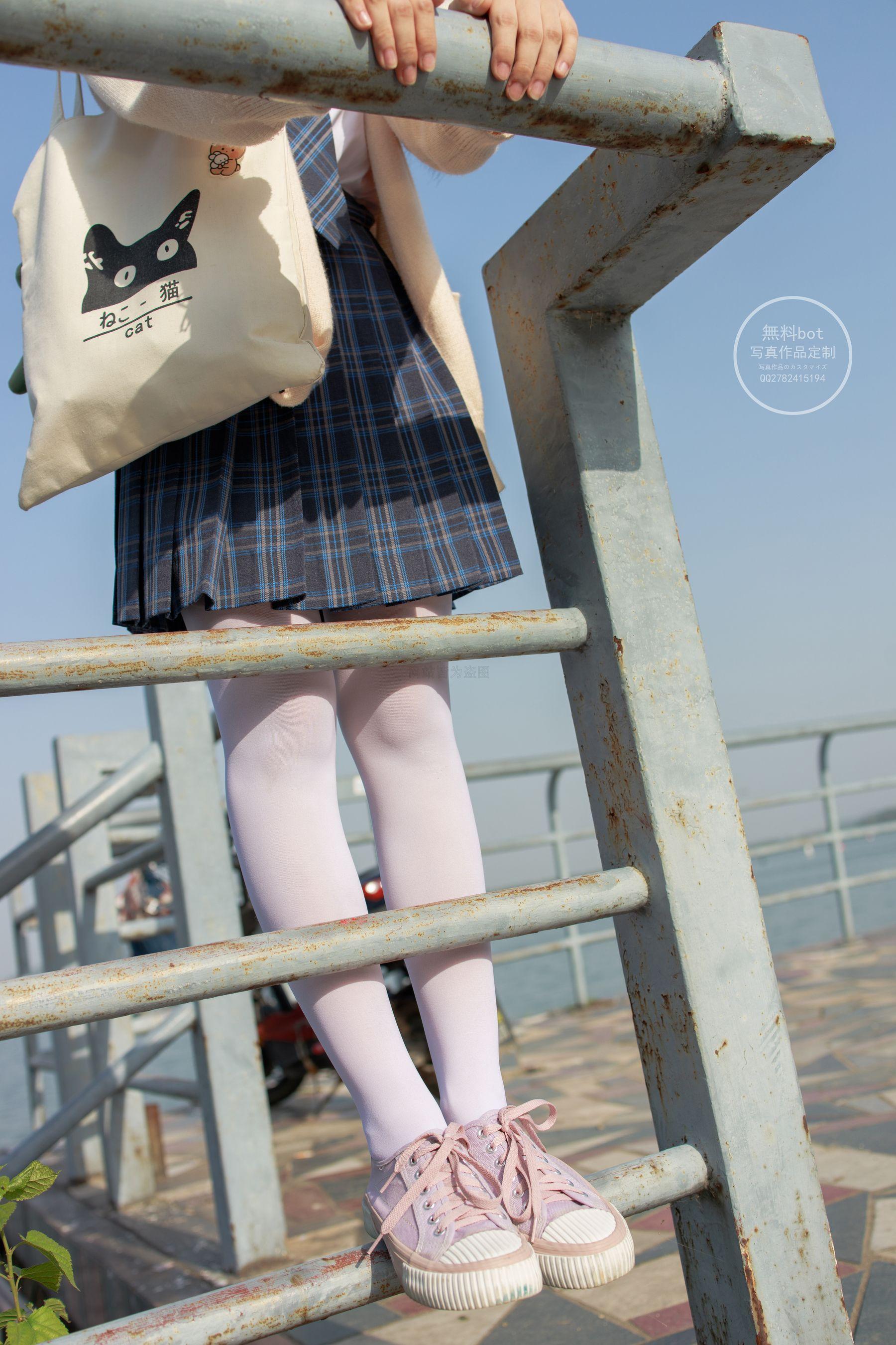 森萝财团写真 有料 NO.004 依依 湖边JK白丝 [76P]插图7