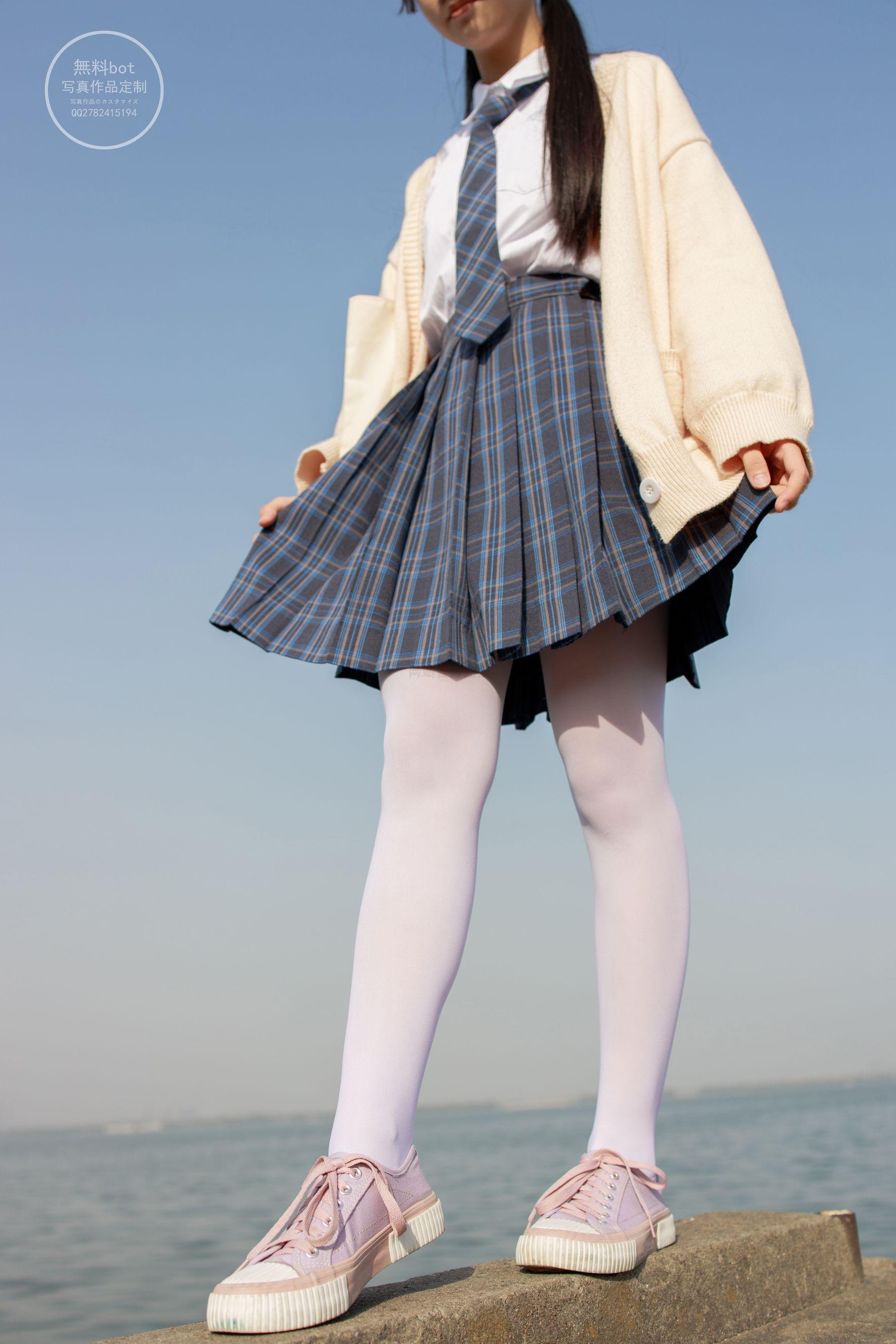 森萝财团写真 有料 NO.004 依依 湖边JK白丝 [76P]插图8