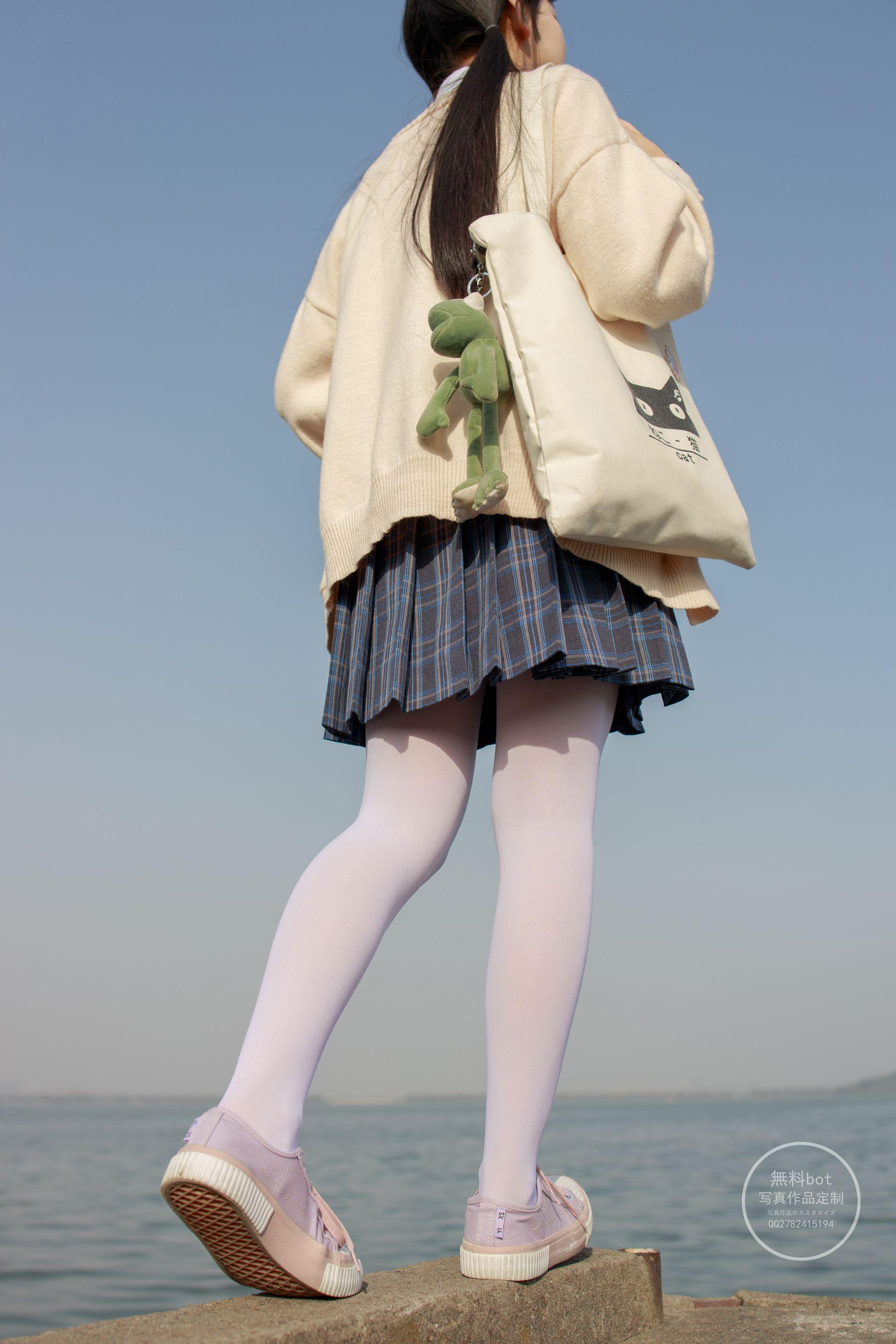 森萝财团写真 有料 NO.004 依依 湖边JK白丝 [76P]插图9