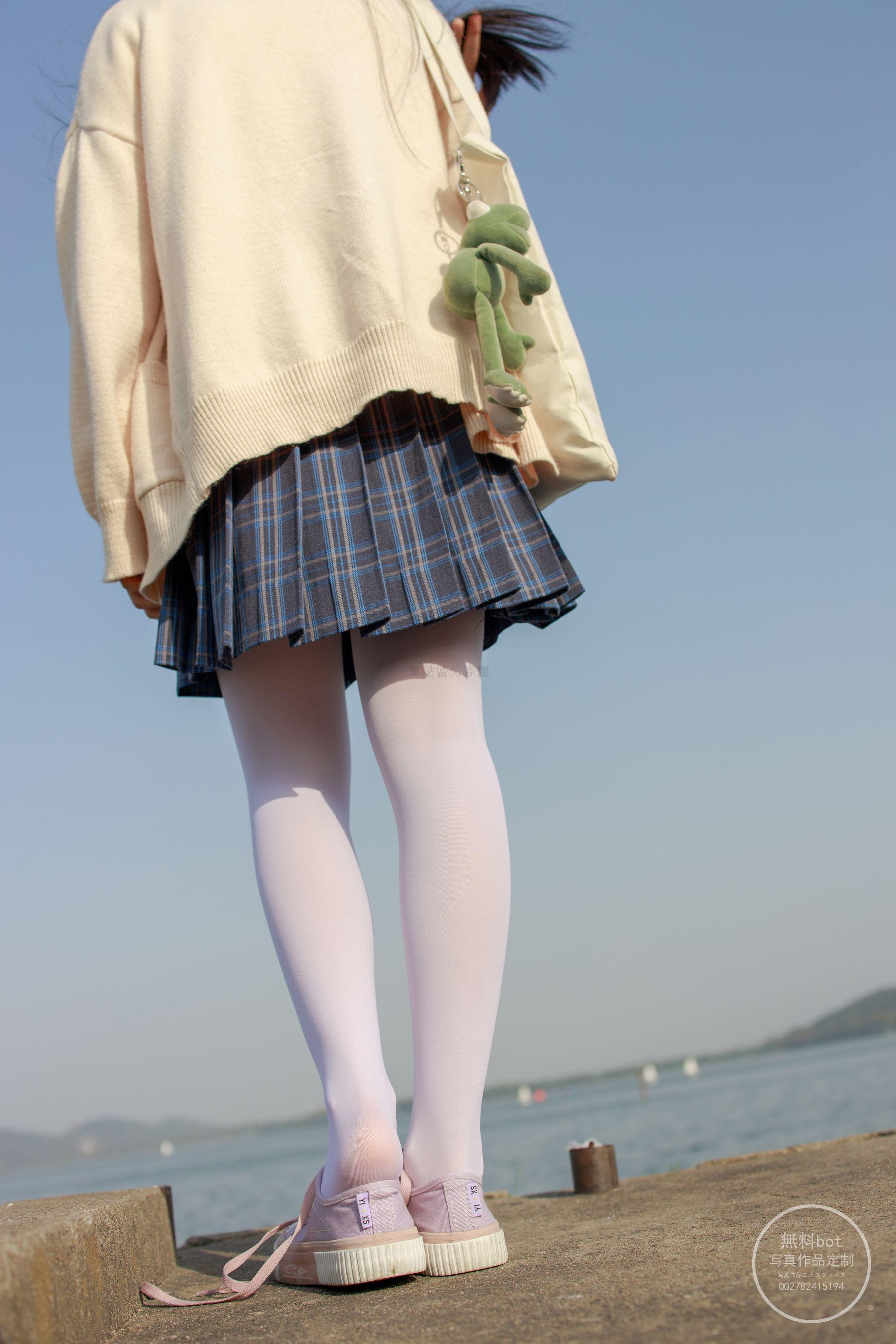 森萝财团写真 有料 NO.004 依依 湖边JK白丝 [76P]插图9