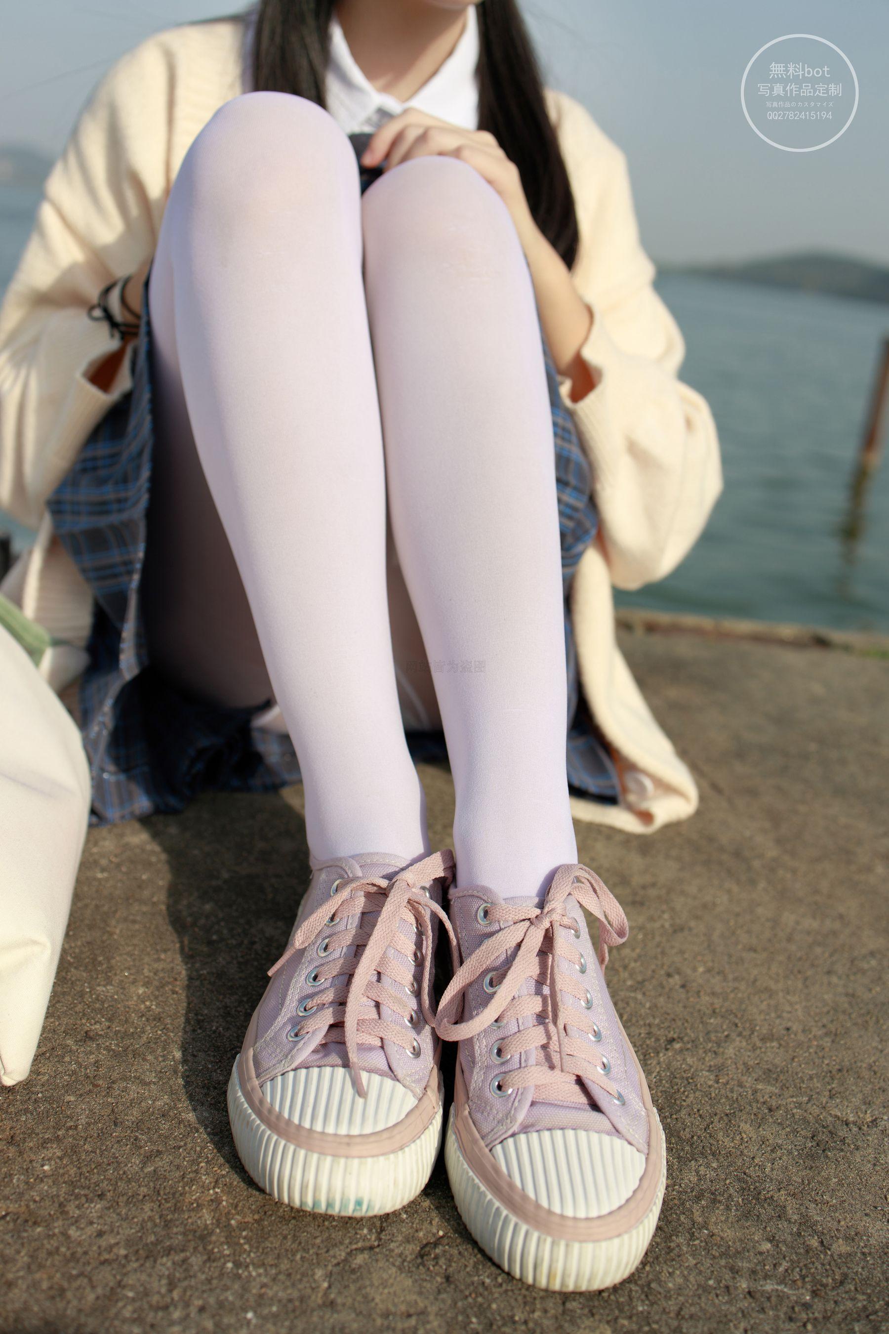 森萝财团写真 有料 NO.004 依依 湖边JK白丝 [76P]插图1