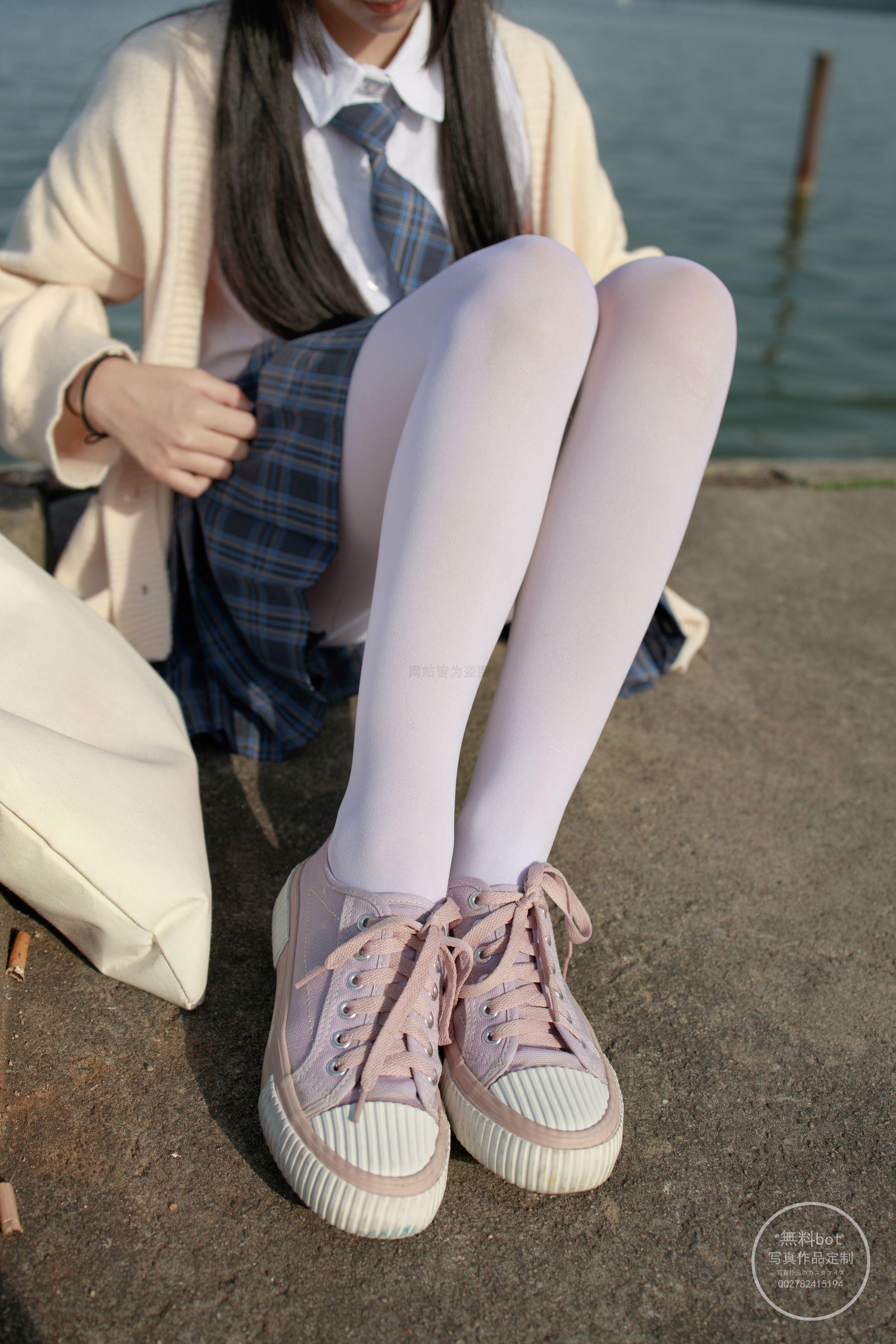 森萝财团写真 有料 NO.004 依依 湖边JK白丝 [76P]插图2