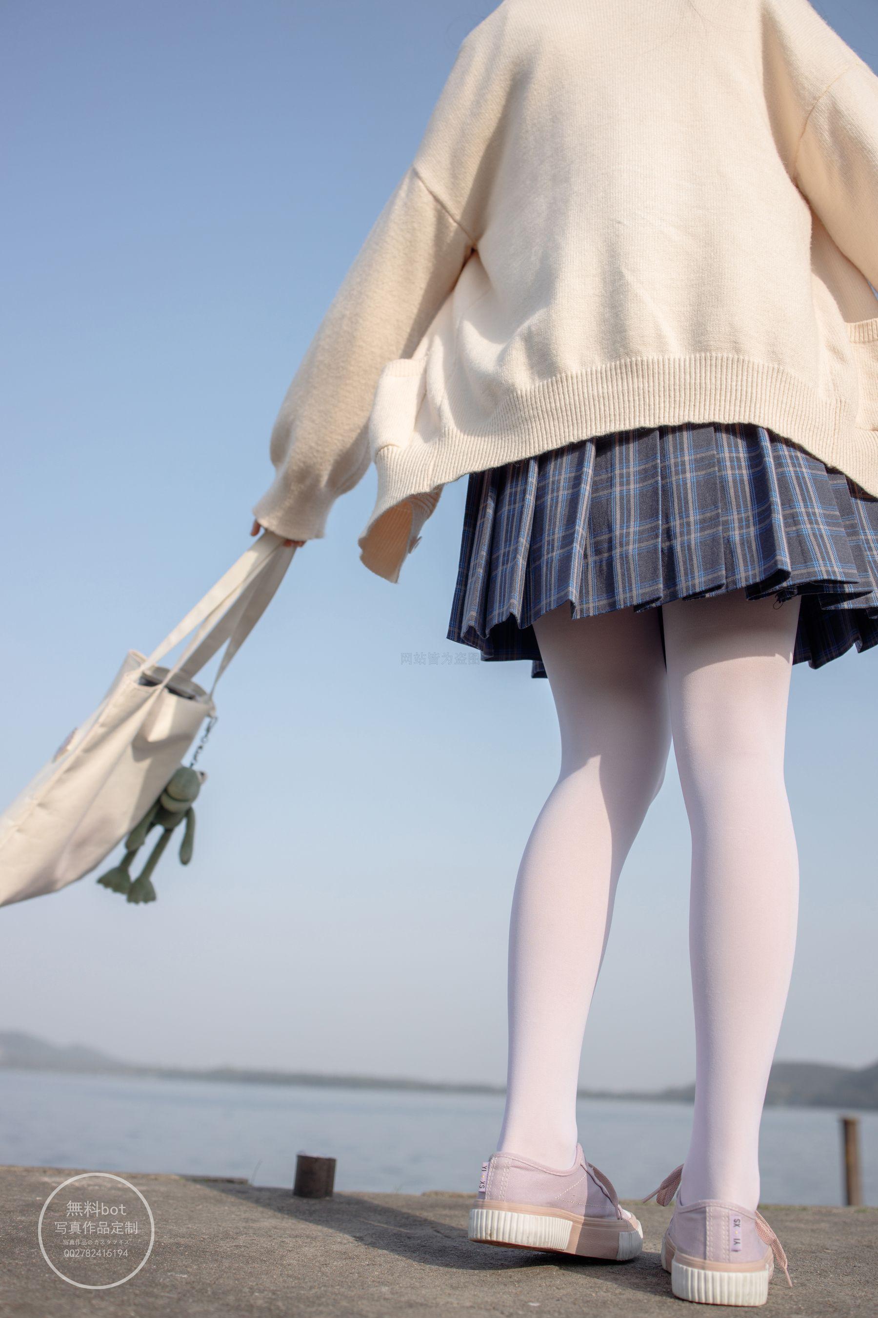 森萝财团写真 有料 NO.004 依依 湖边JK白丝 [76P]插图