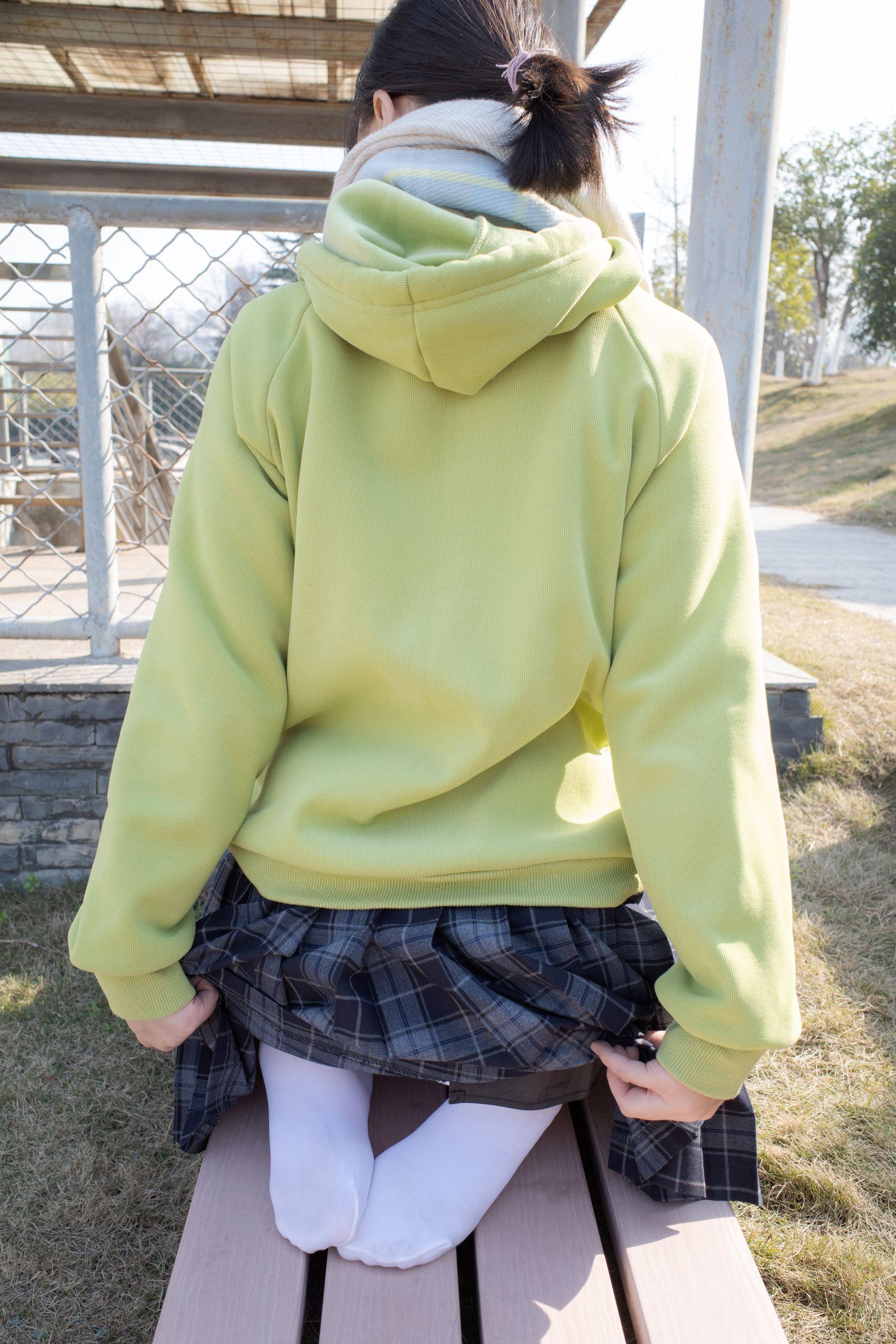 森萝财团写真 有料 NO.022 小茵 户外公园帆布鞋白丝 [84P]插图6