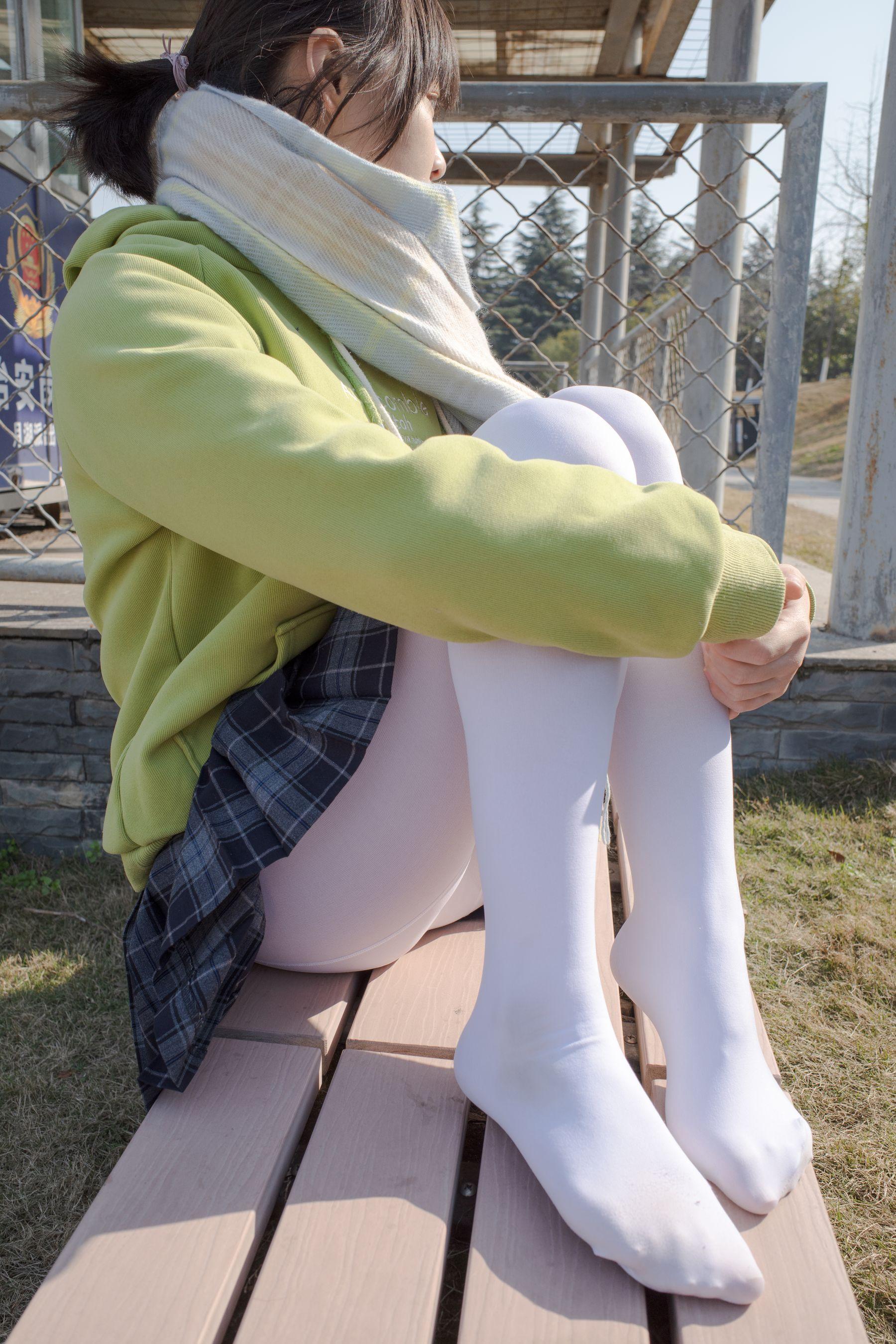 森萝财团写真 有料 NO.022 小茵 户外公园帆布鞋白丝 [84P]插图8