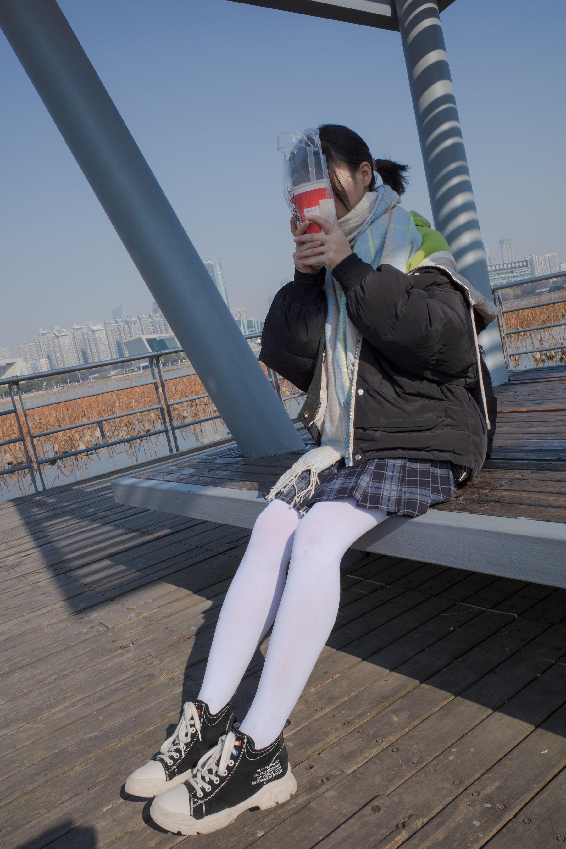 森萝财团写真 有料 NO.022 小茵 户外公园帆布鞋白丝 [84P]插图9
