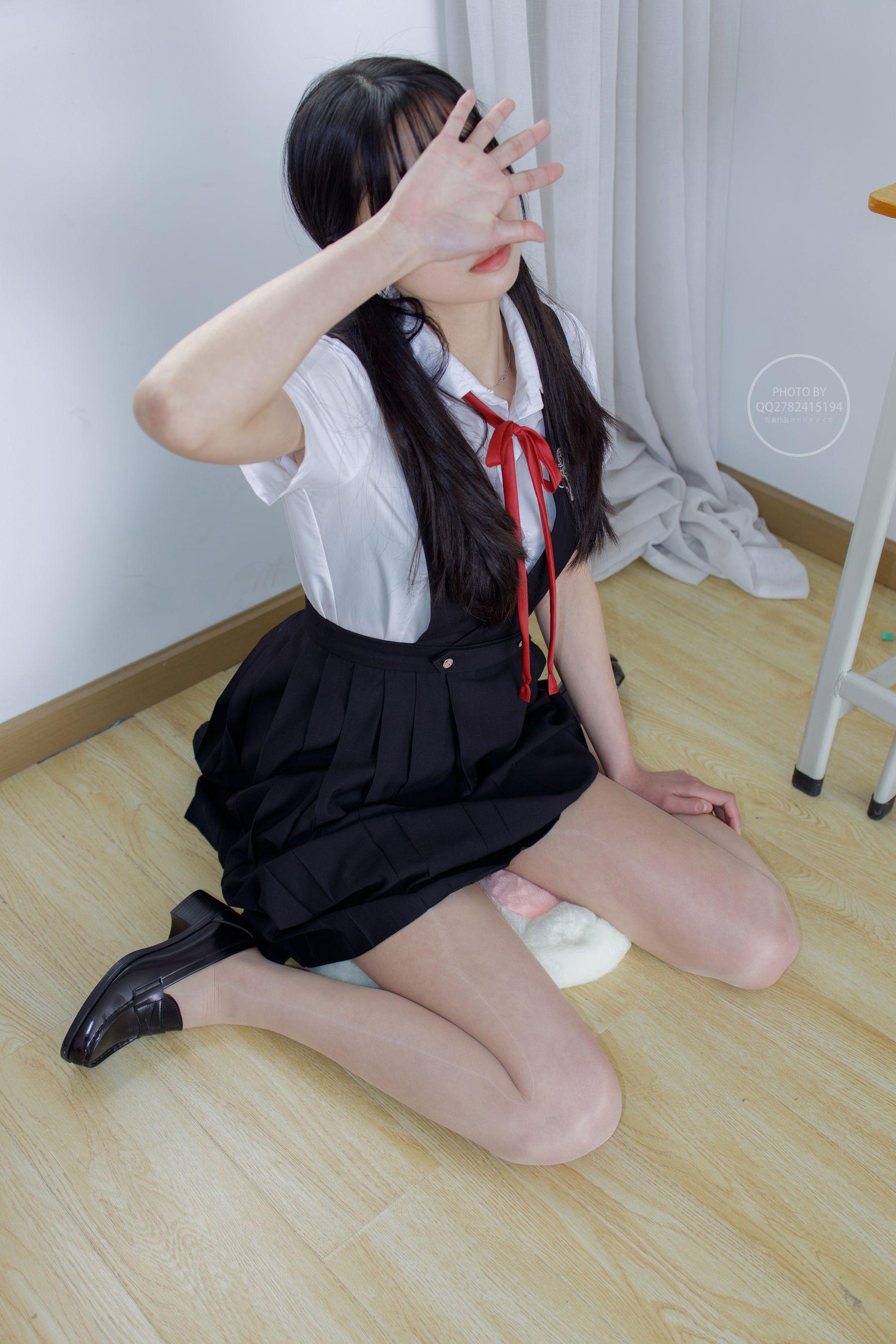 森萝财团写真 有料 NO.035 吸吸 教室里的油亮肉丝“绫”JK制服 [101P]插图7