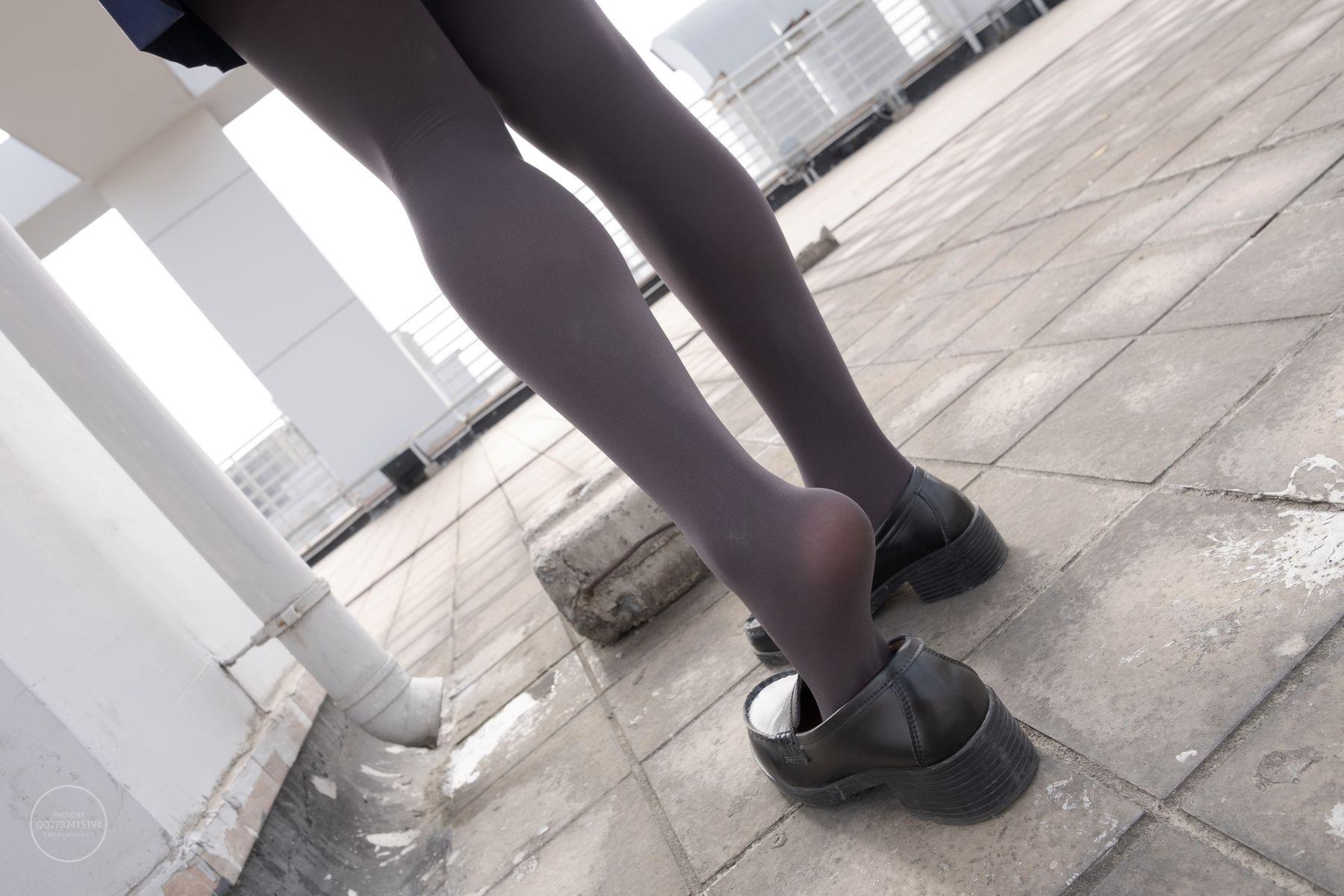 森萝财团写真 有料 NO.039 小香 天台上的JK灰丝美少女 [90P]插图8