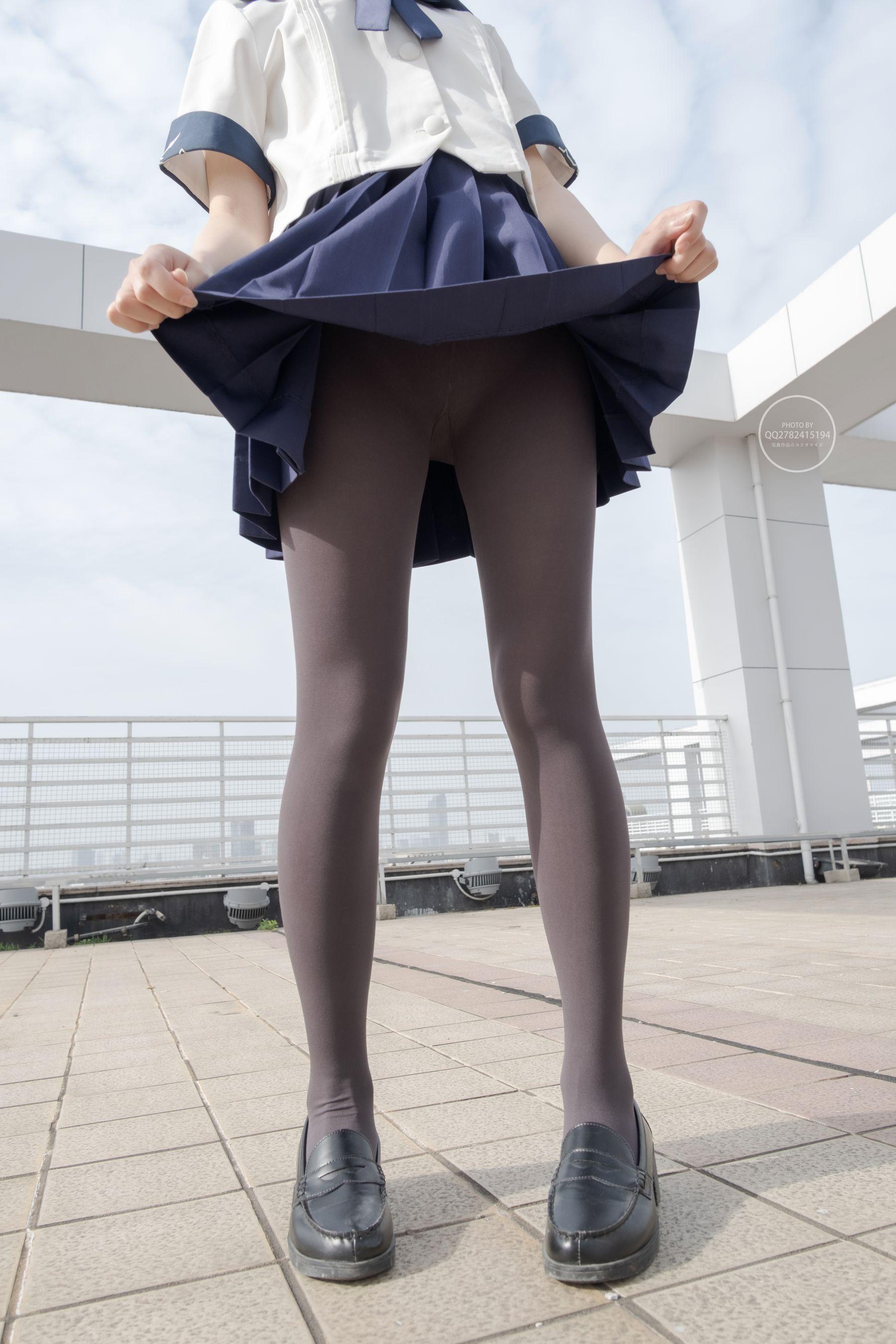 森萝财团写真 有料 NO.039 小香 天台上的JK灰丝美少女 [90P]插图8