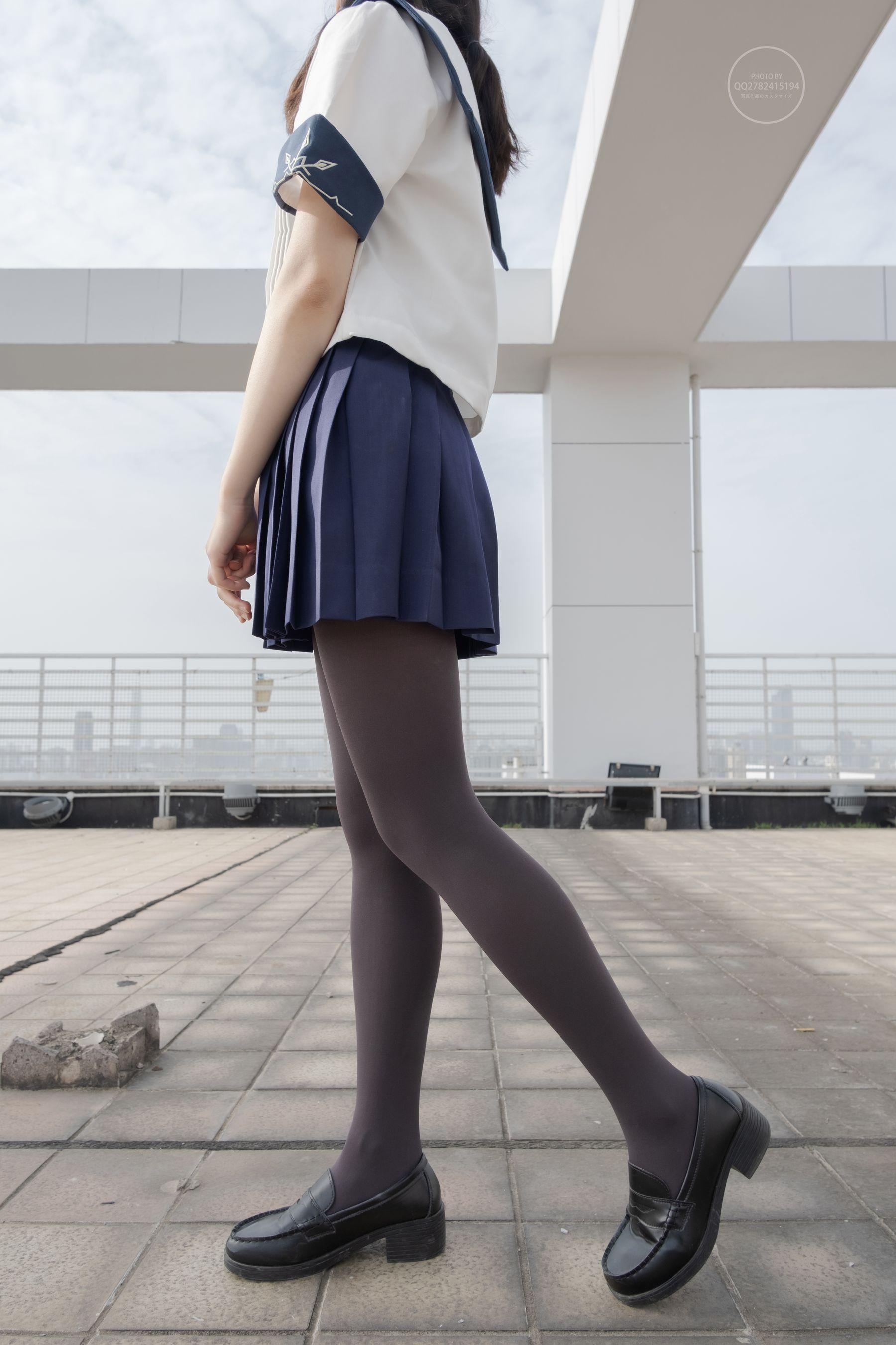 森萝财团写真 有料 NO.039 小香 天台上的JK灰丝美少女 [90P]插图1