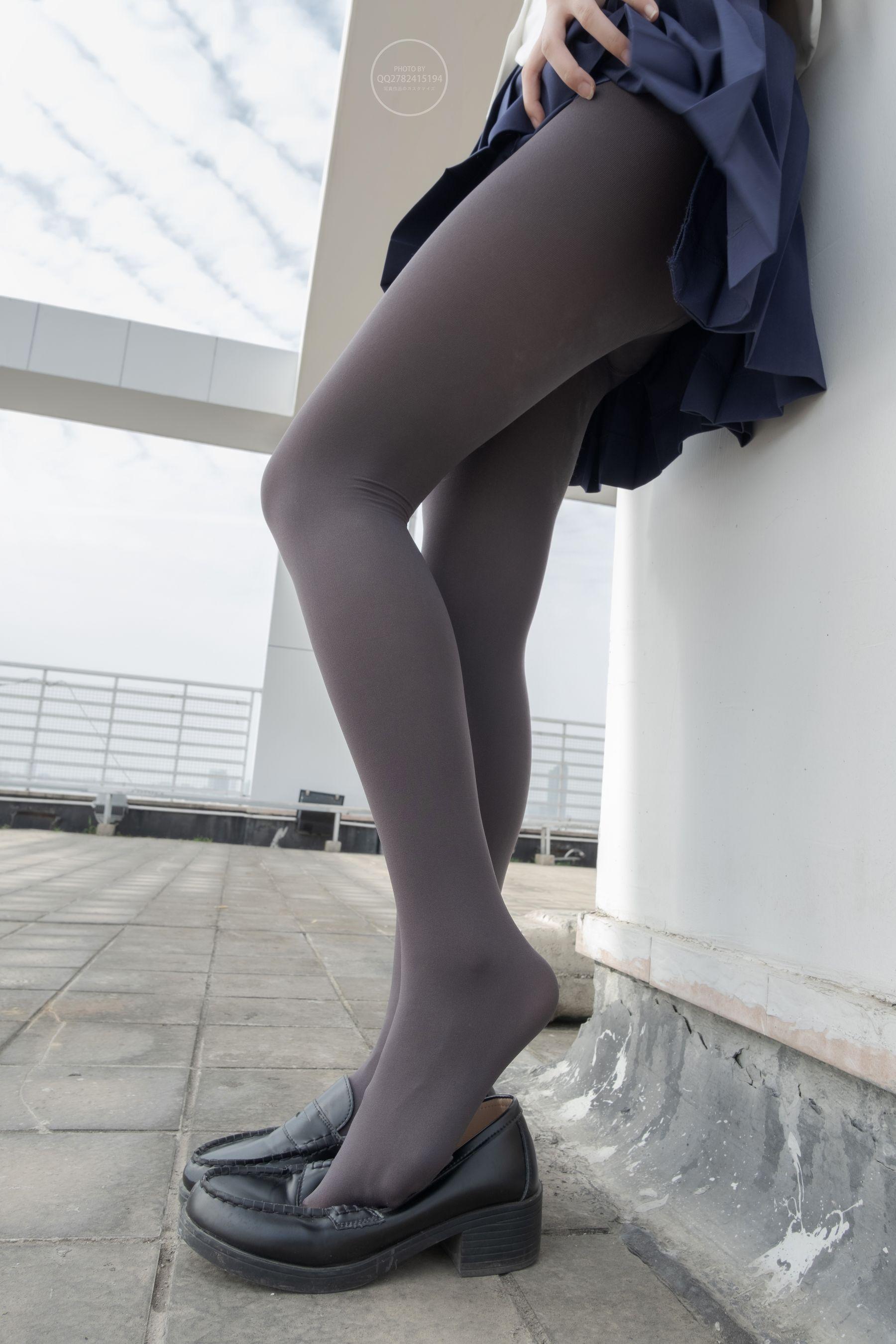 森萝财团写真 有料 NO.039 小香 天台上的JK灰丝美少女 [90P]插图