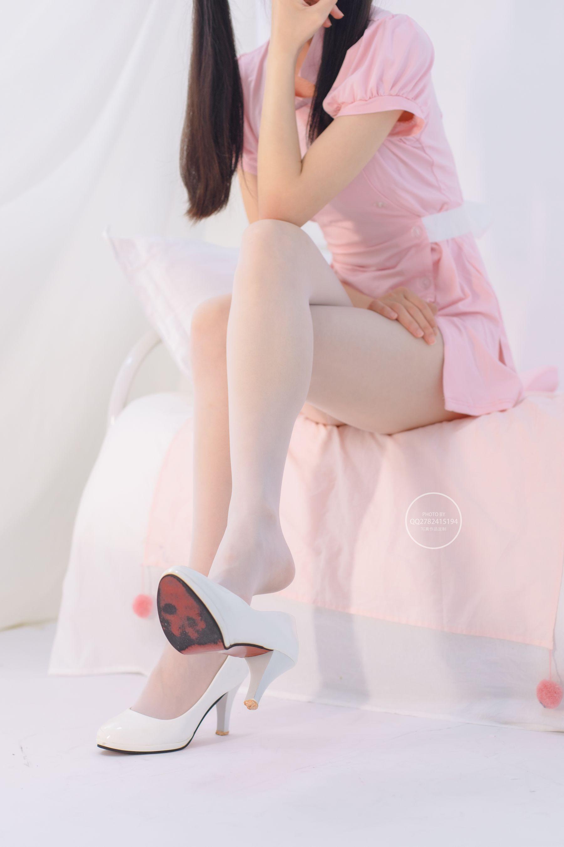 森萝财团写真 有料 NO.041粉嫩护士服白丝 [62P]插图1