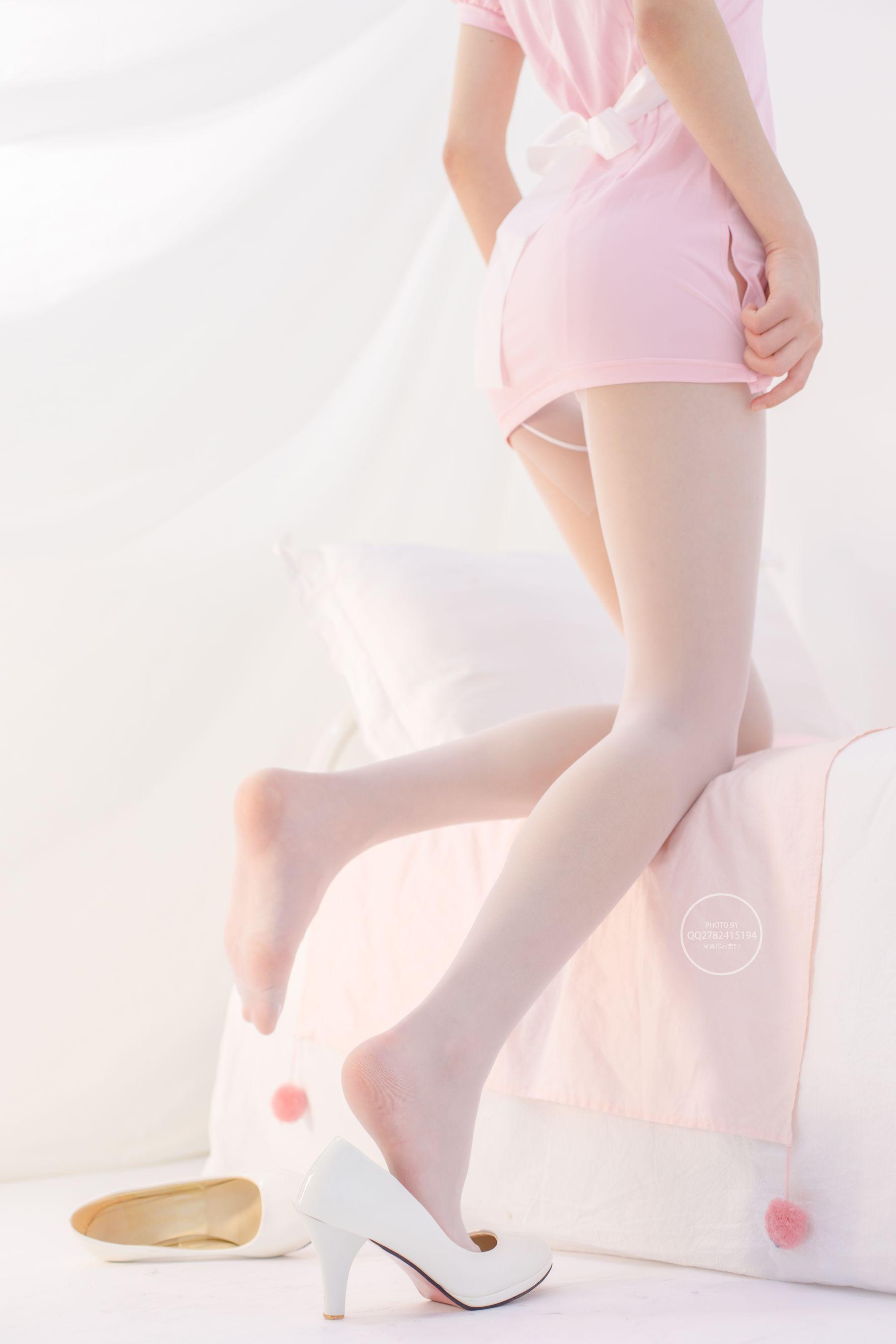 森萝财团写真 有料 NO.041粉嫩护士服白丝 [62P]插图9