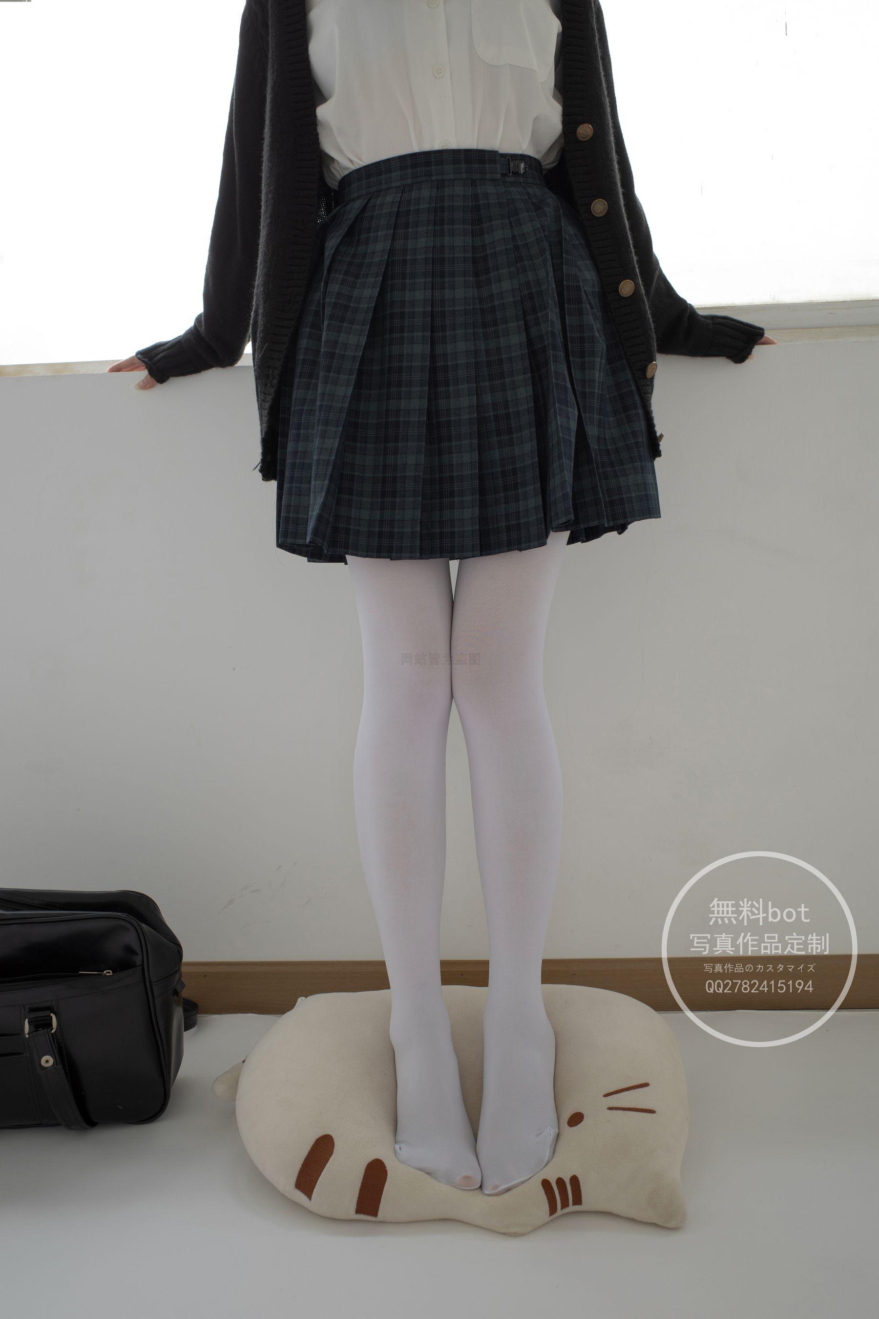 森萝财团写真 有料 NO.002 小香 室内JK白丝 [86P]插图3